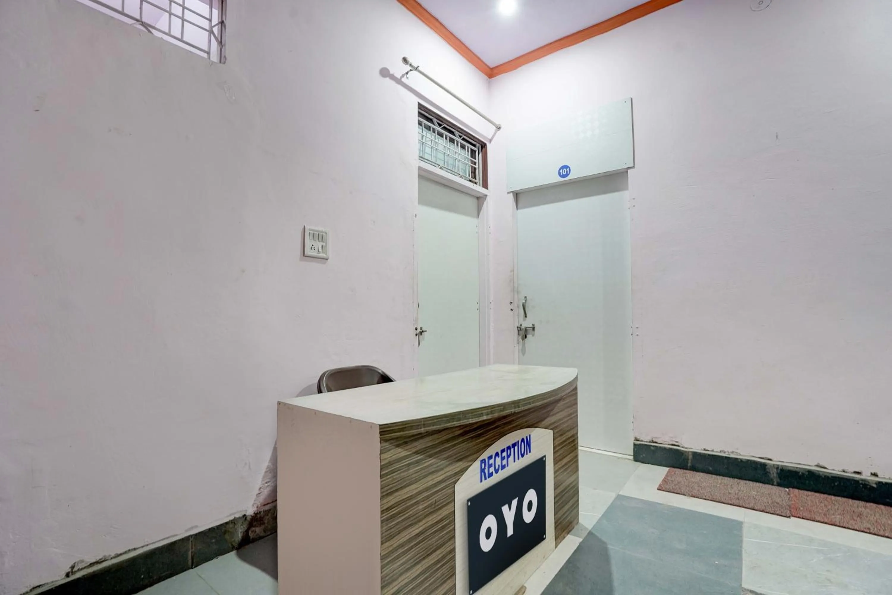 Lobby or reception in Hotel O RED ROSE HOTEL