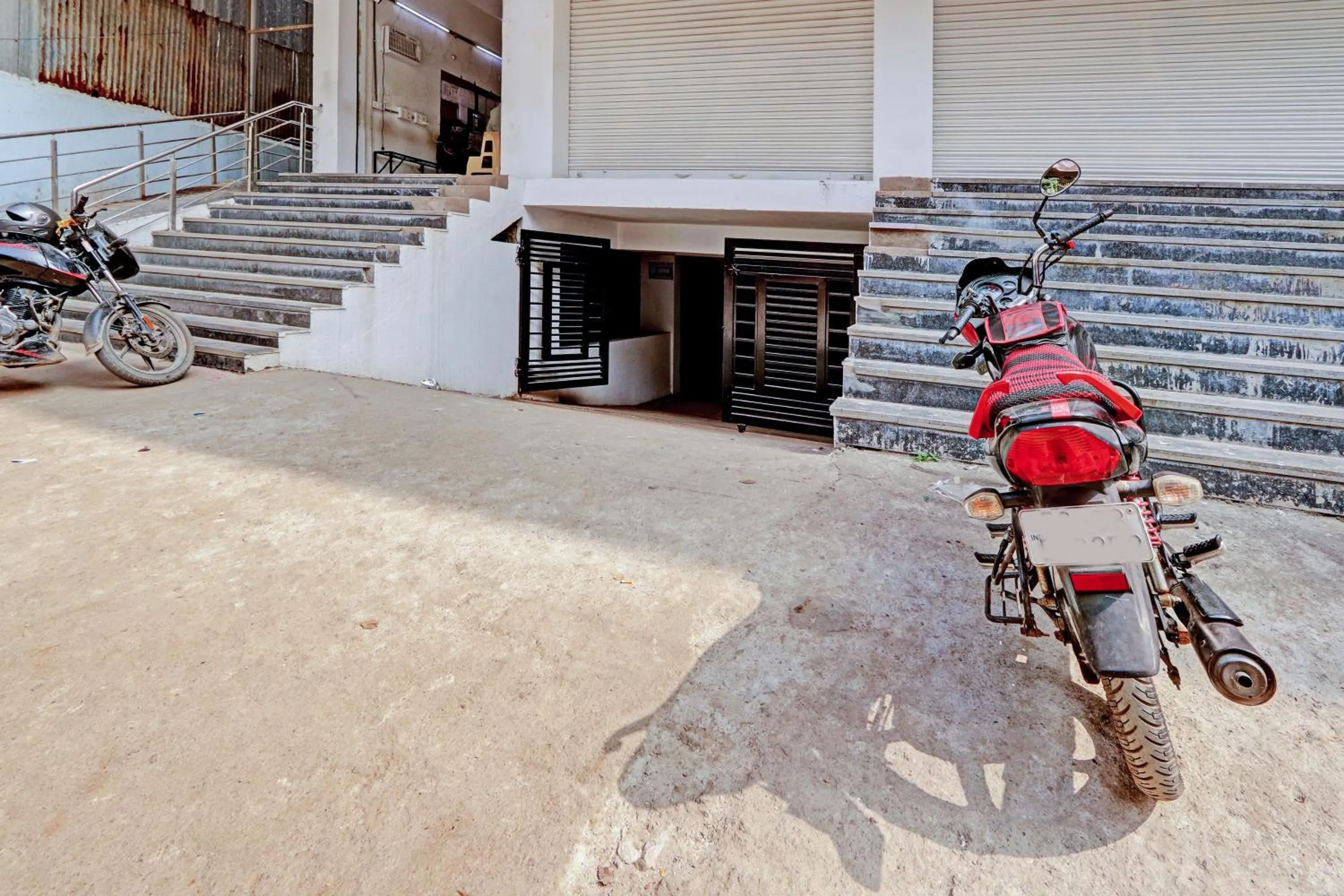 Facade/entrance in Hotel O Sriman Stay Inn