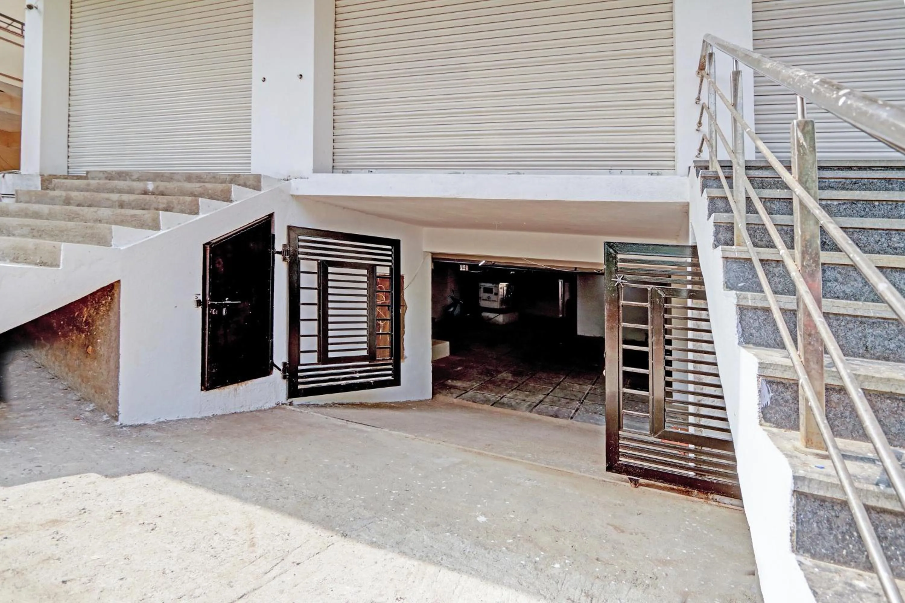 Facade/entrance in Hotel O Sriman Stay Inn