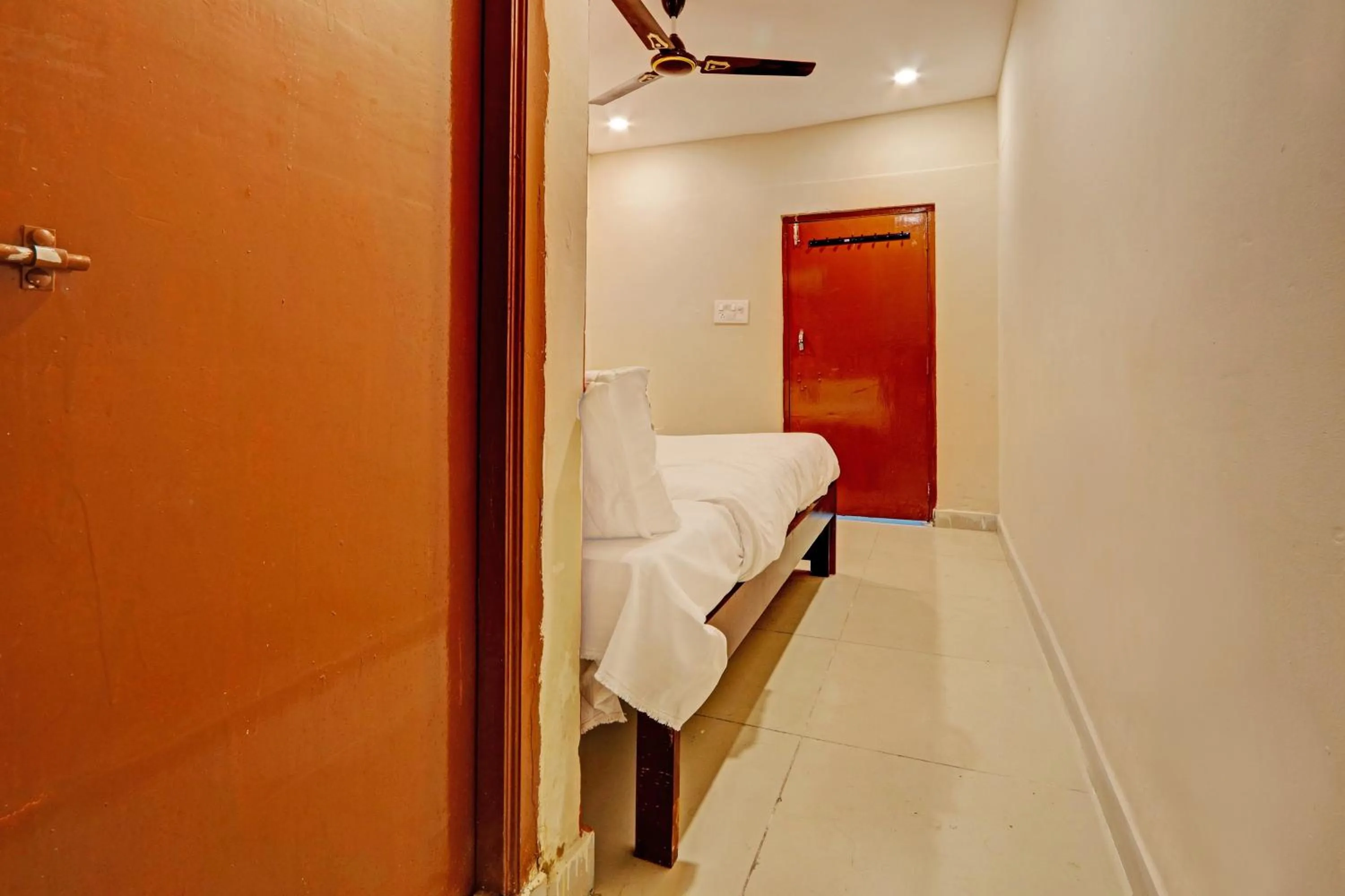 Bedroom in Hotel O Sriman Stay Inn