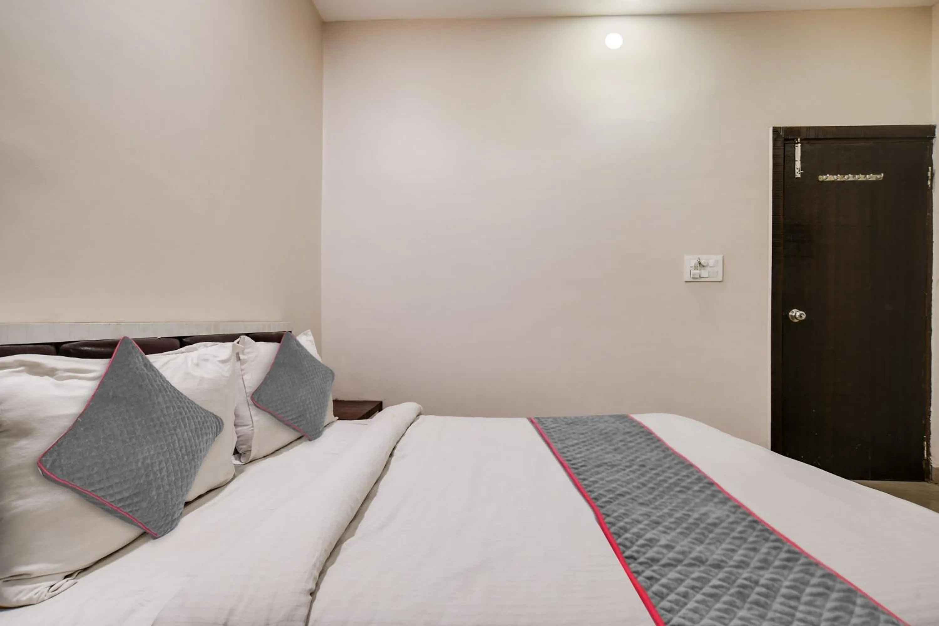 Bedroom, Bed in Townhouse Prime Stay