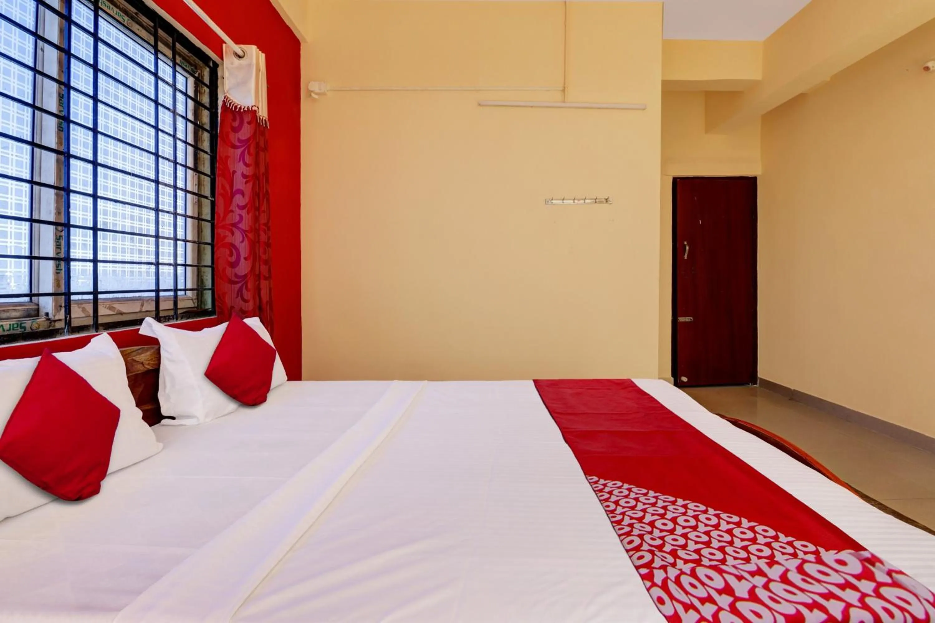 Bedroom, Bed in Hotel O S.L.V Boarding & Lodging