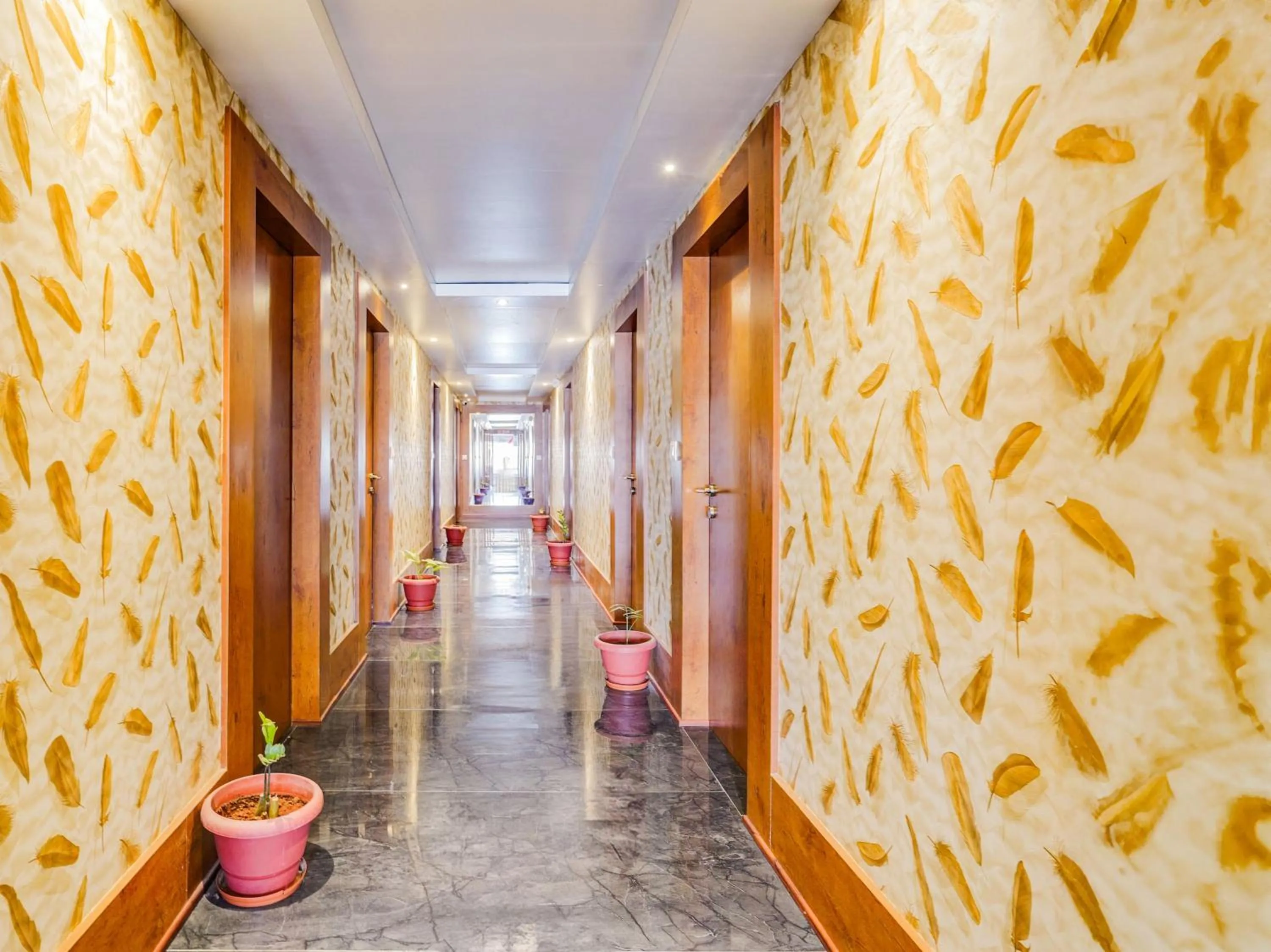 Lobby or reception in Super Townhouse Ramamurthy Nagar West Formerly Phoenix Hotel