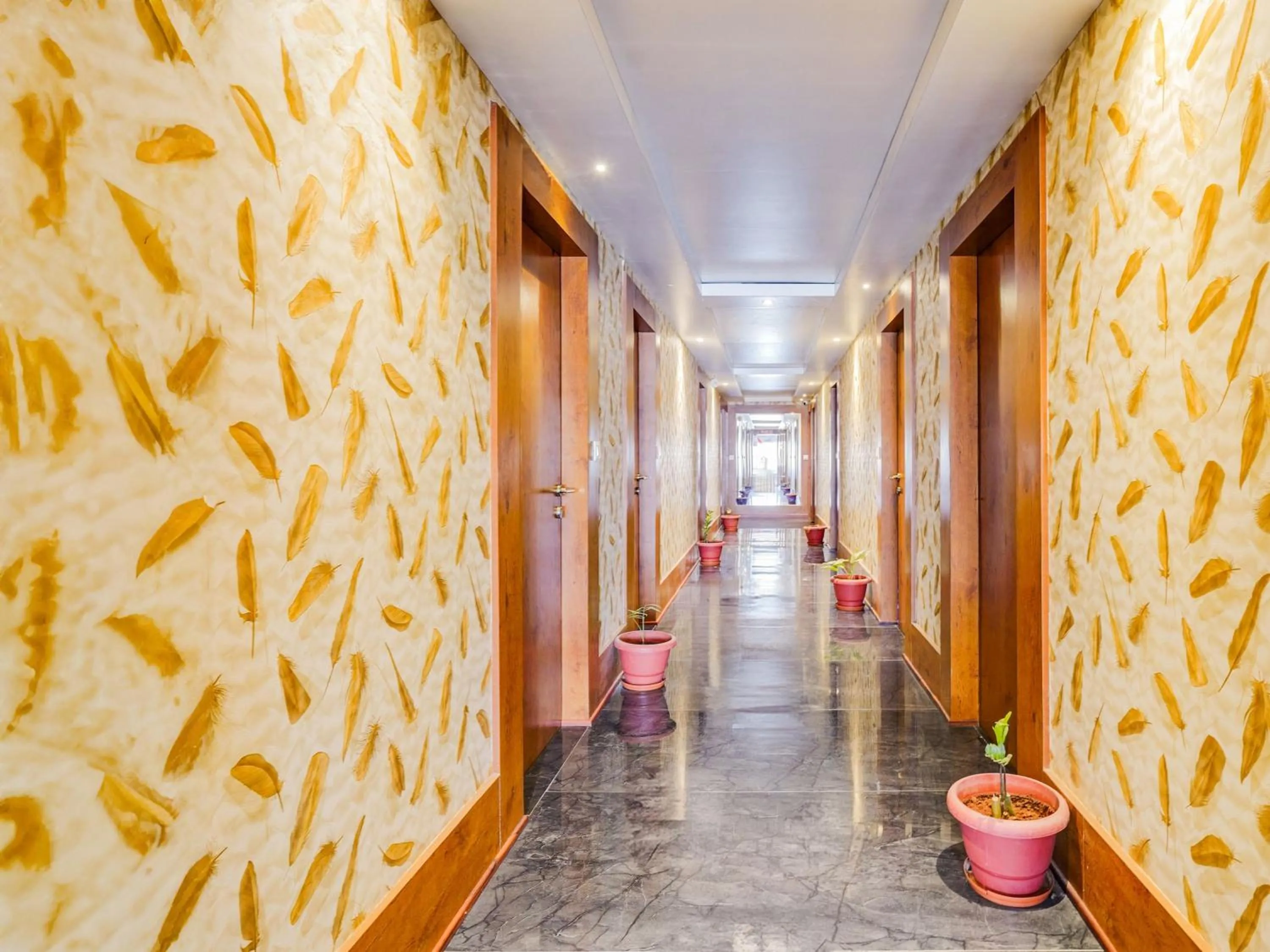 Lobby or reception in Super Townhouse Ramamurthy Nagar West Formerly Phoenix Hotel
