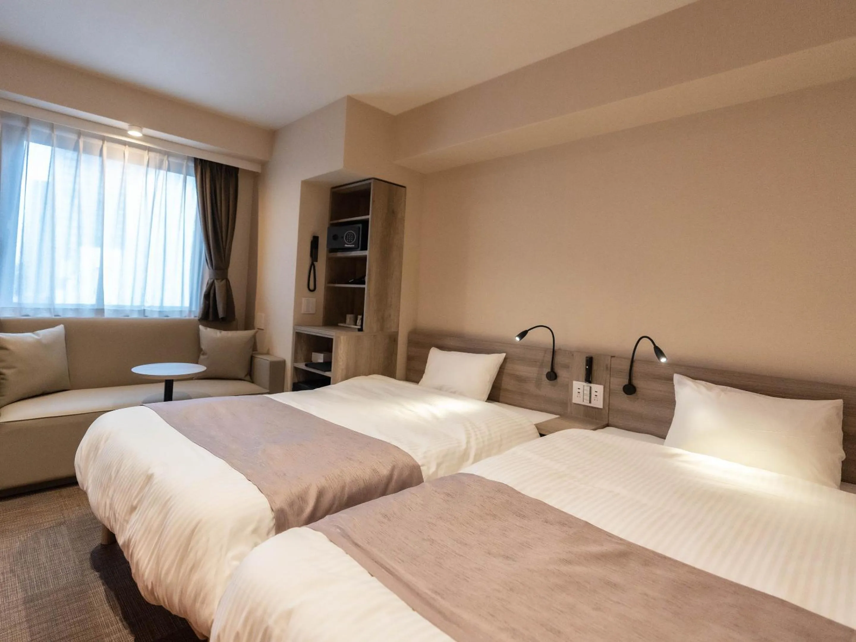 Photo of the whole room, Bed in Hotel Sanrriott Shinsaibashi