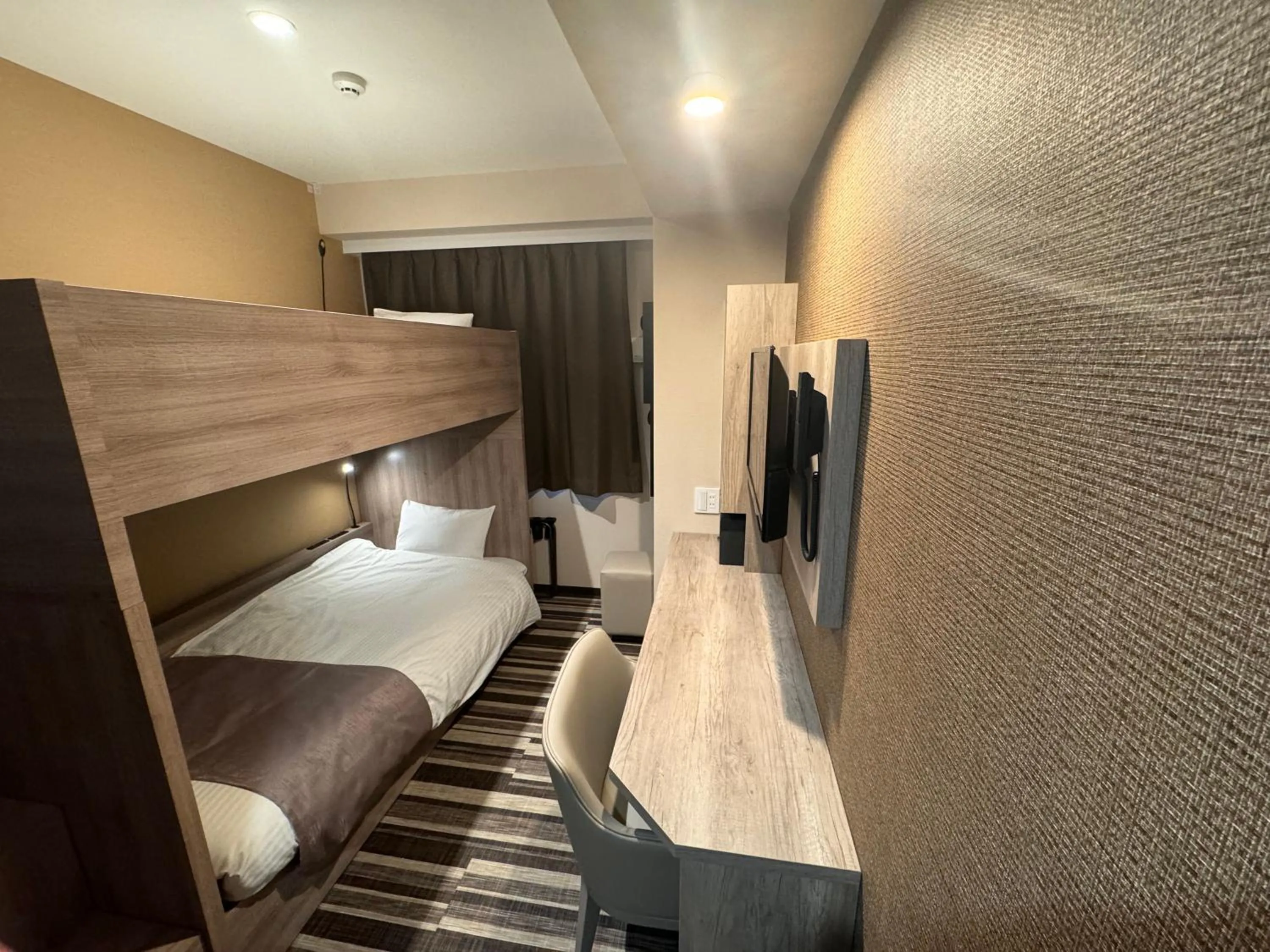 Photo of the whole room, Bed in Hotel Sanrriott Shinsaibashi