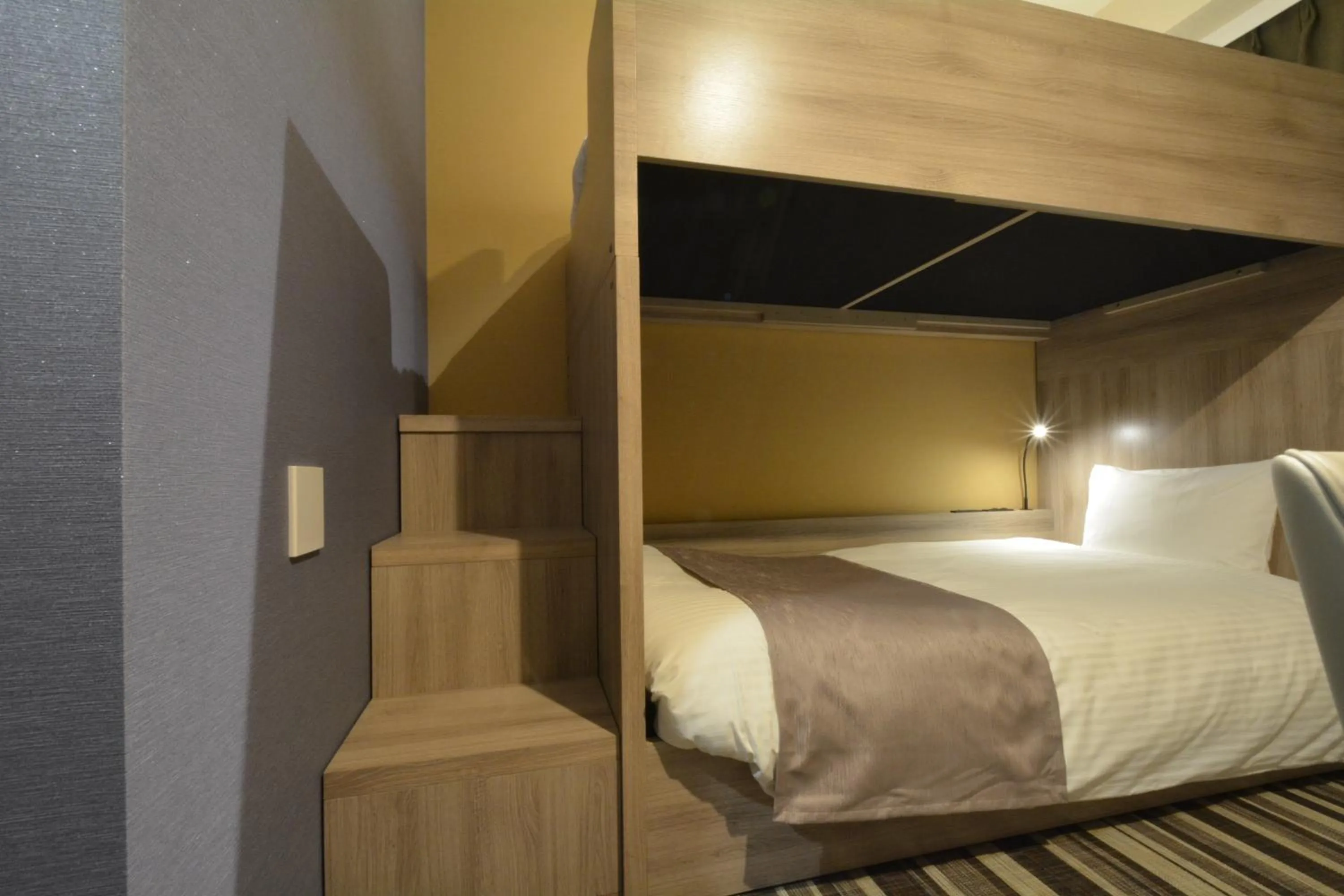 Photo of the whole room, Bed in Hotel Sanrriott Shinsaibashi