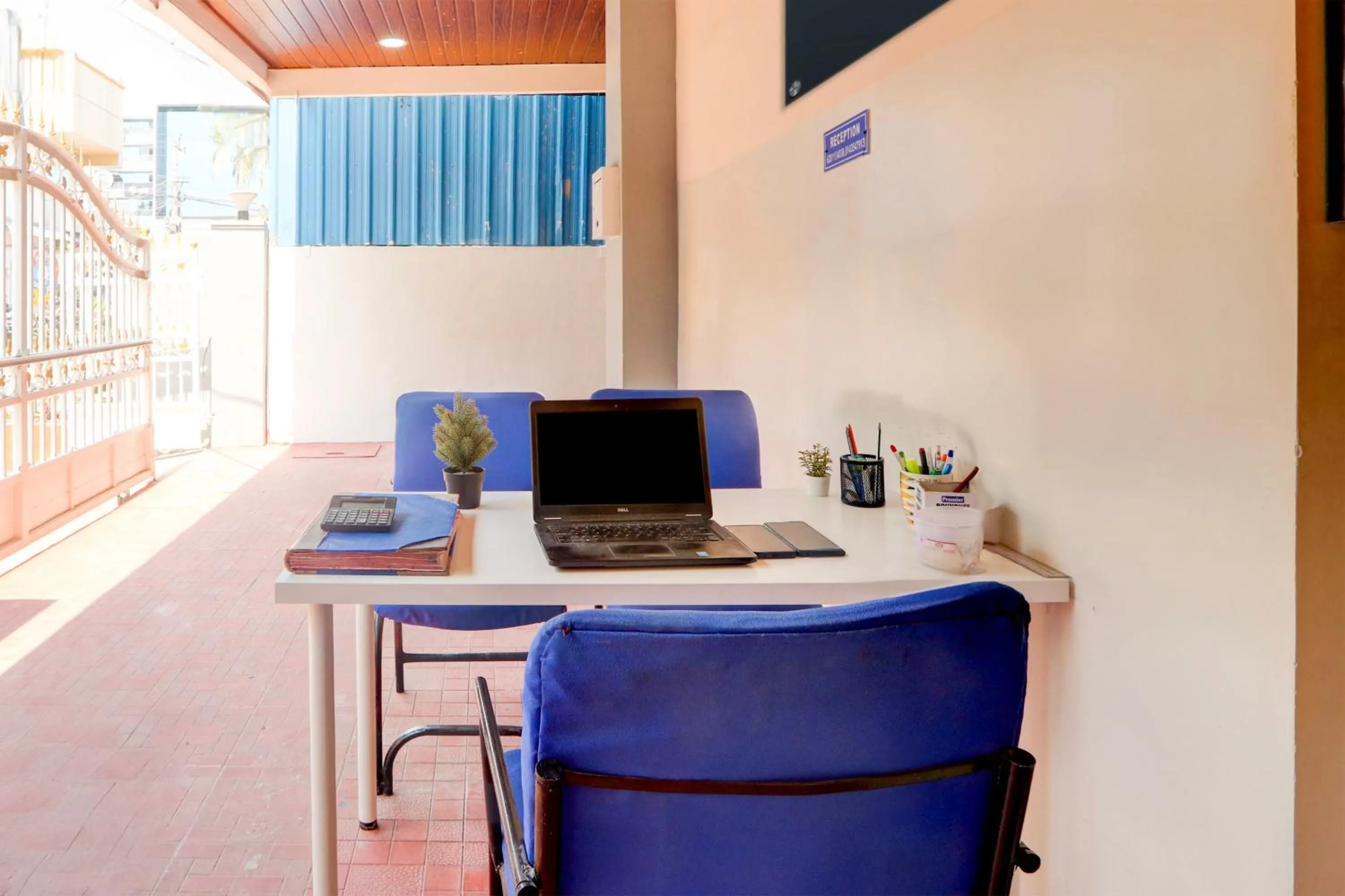 Lobby or reception in Super Collection O Sri Balaji Luxury rooms