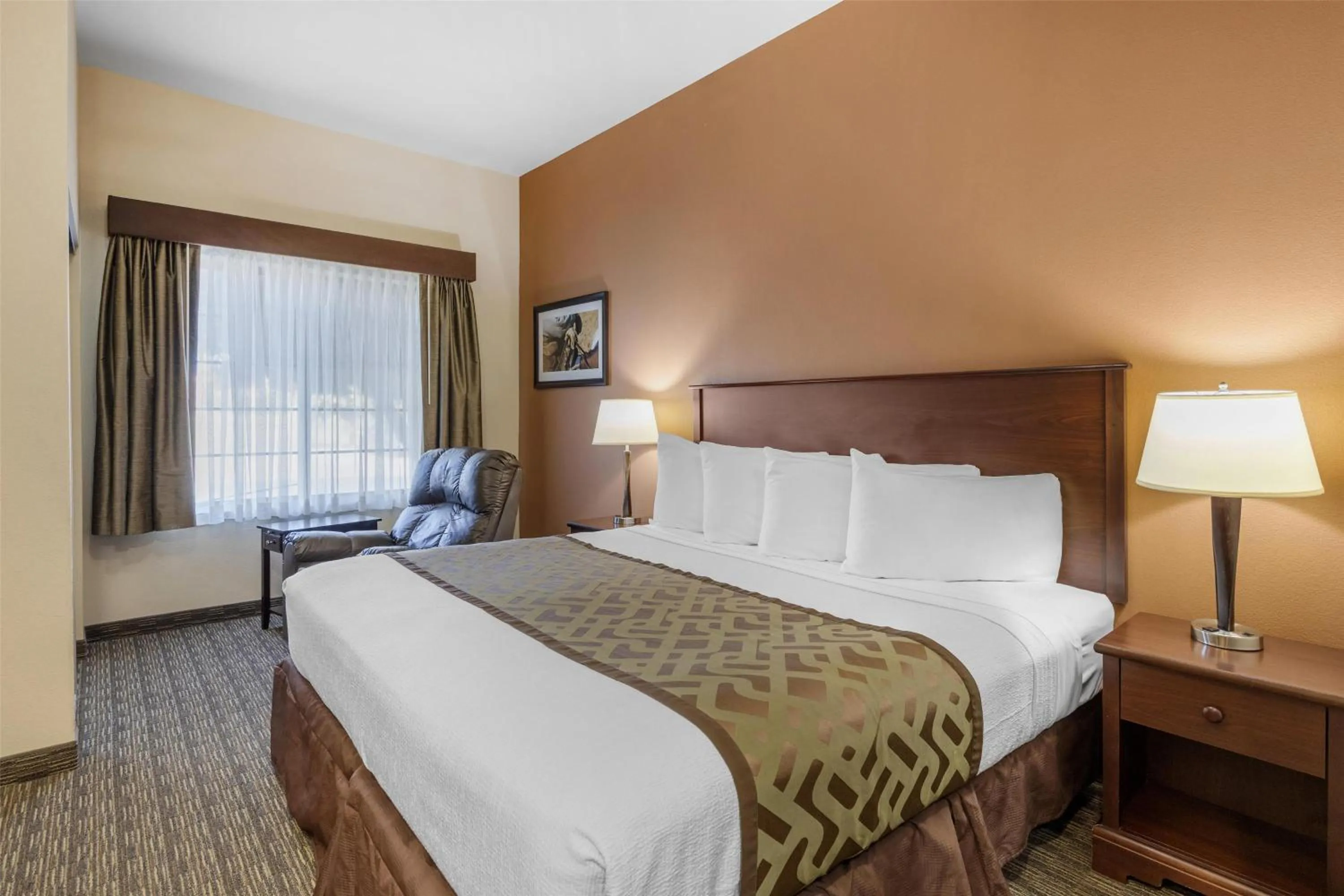 Bedroom, Bed in Best Western North Edge Inn