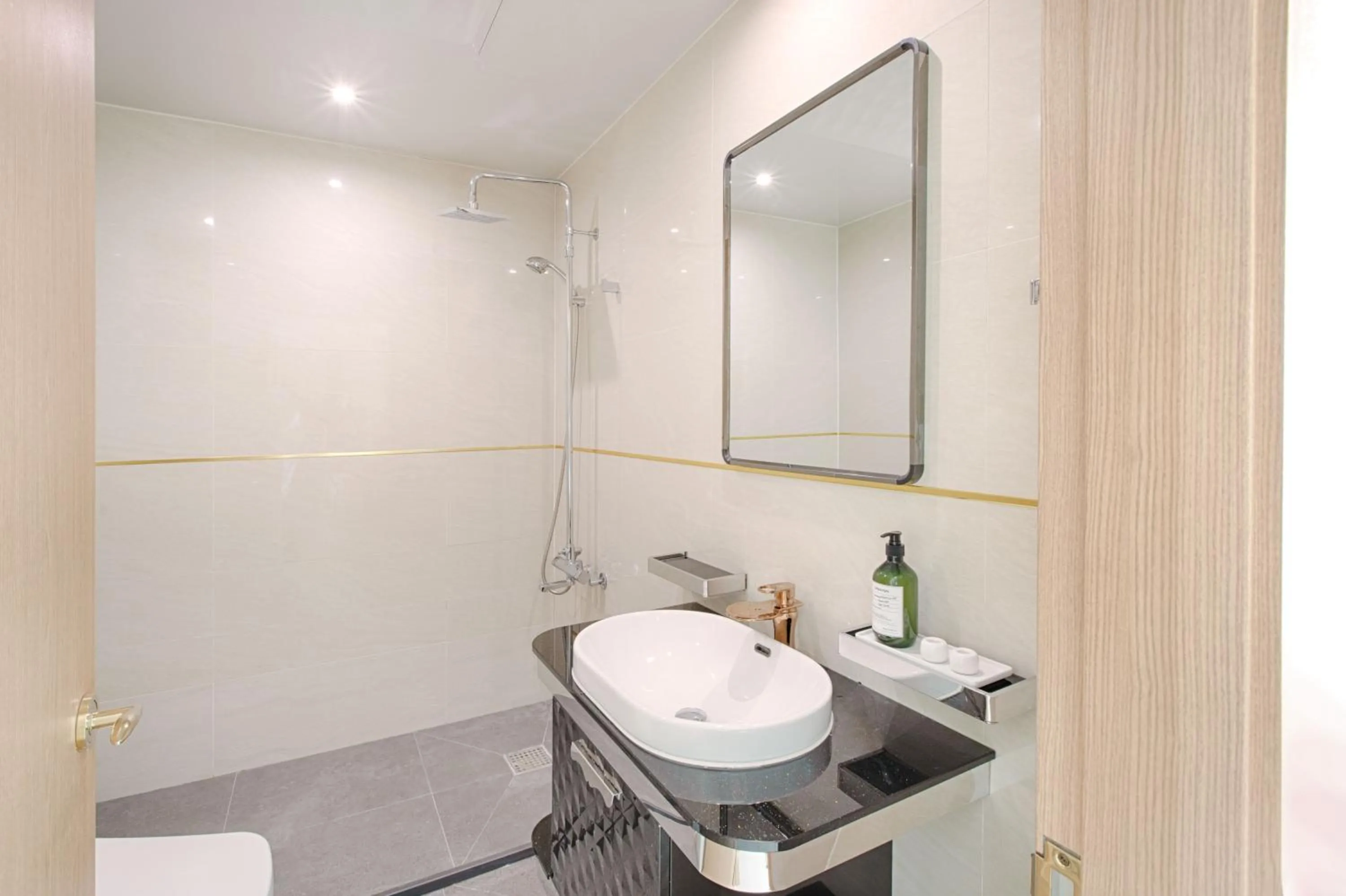 Bathroom in Union Hotel