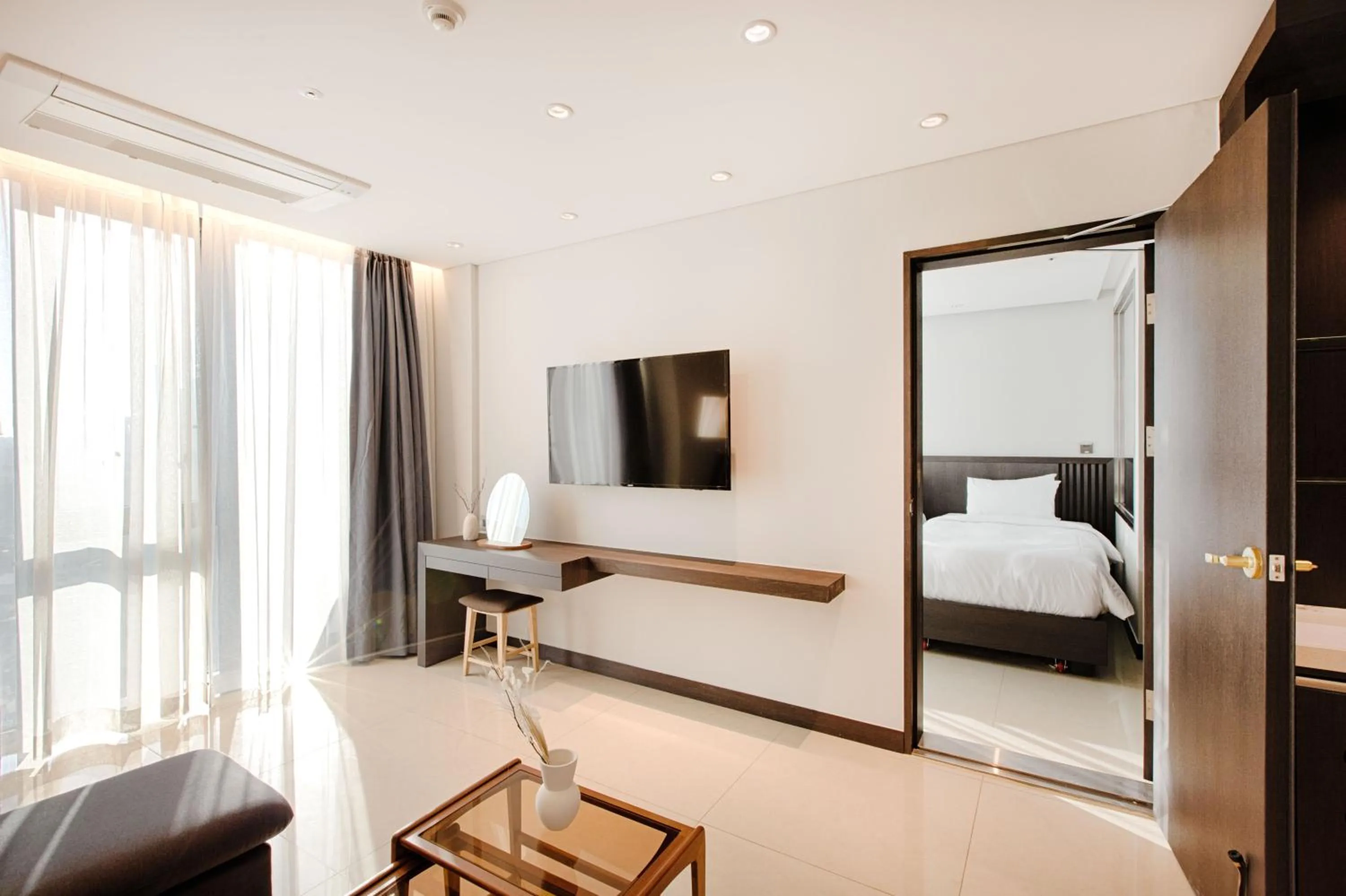 Photo of the whole room, Bed in Union Hotel