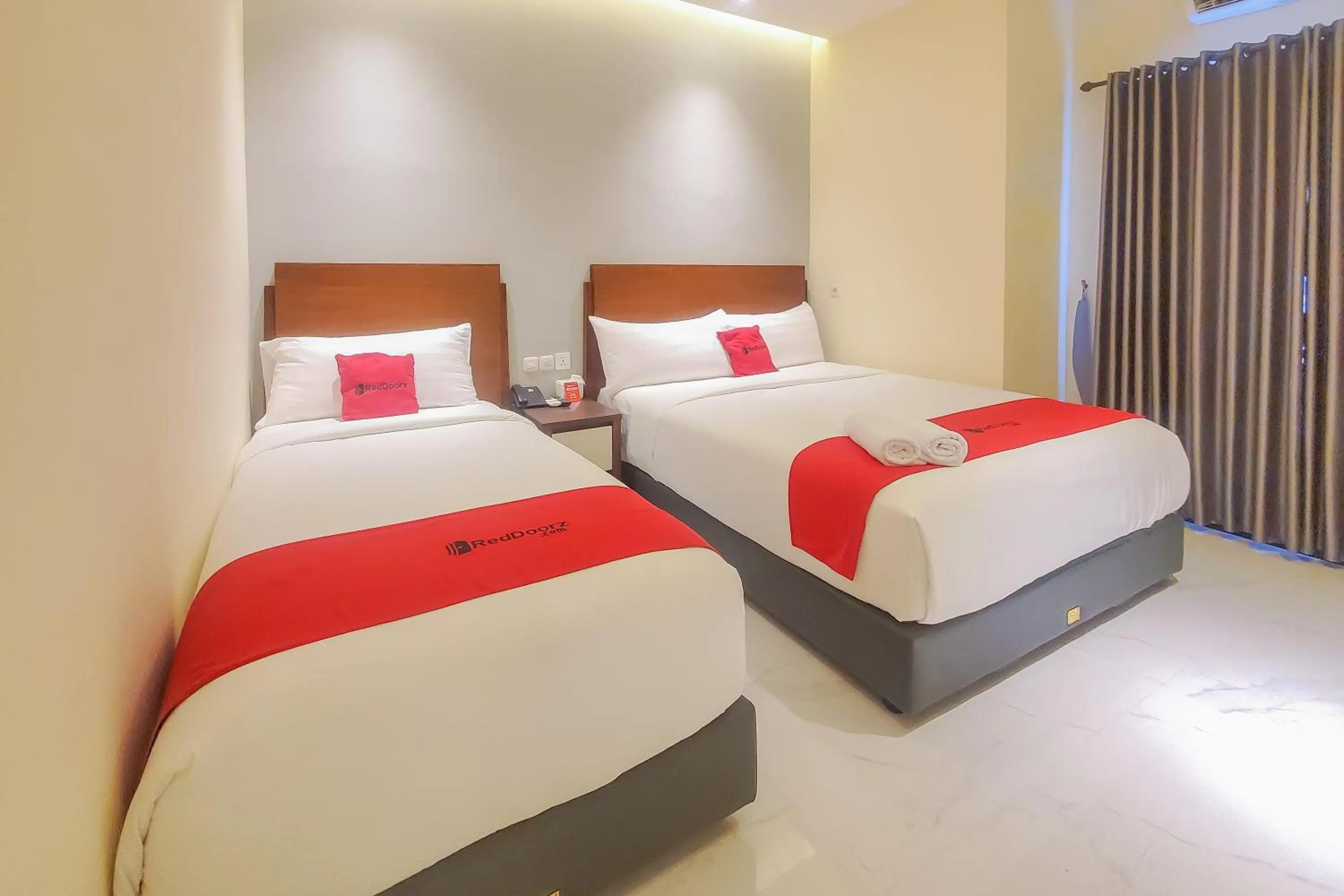 Bedroom, Bed in RedDoorz Plus @ UNO Jalan Merak Samarinda