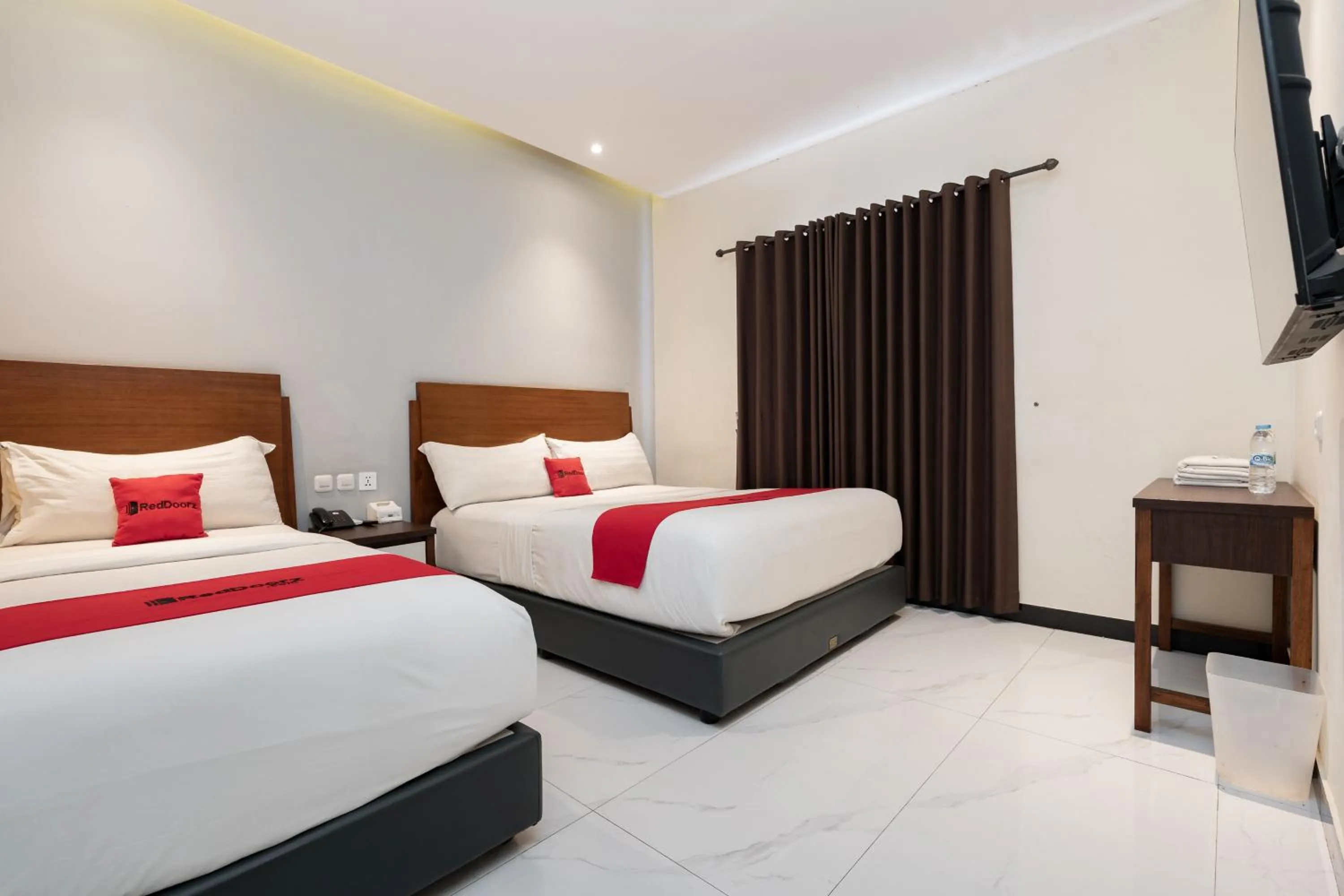 Bedroom, Bed in RedDoorz Plus @ UNO Jalan Merak Samarinda