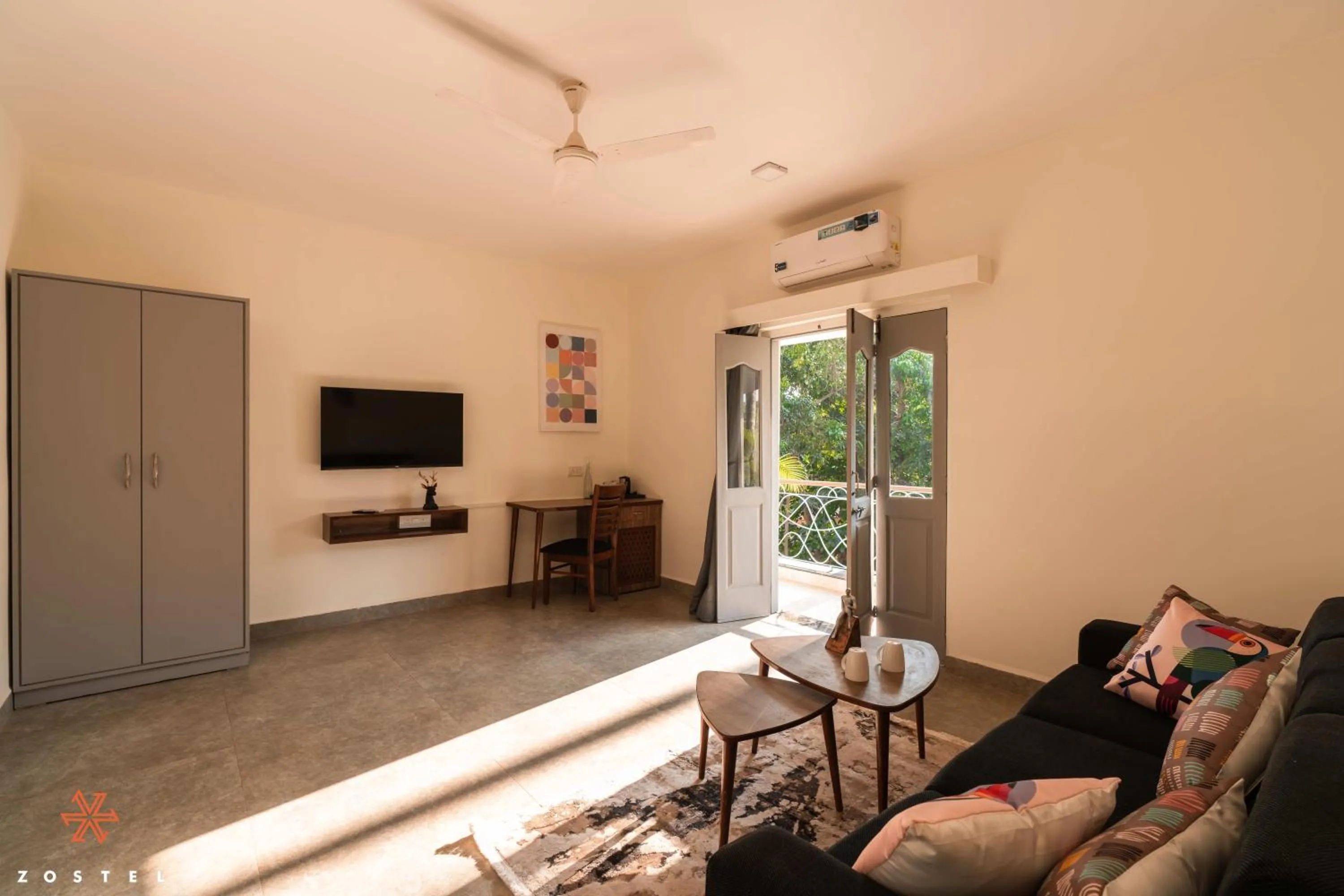 TV and multimedia in Zostel Goa (Anjuna)