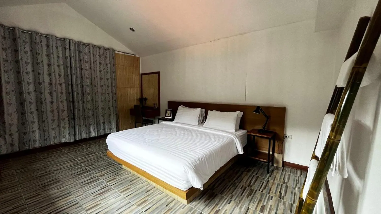 Bed in Coco Mountain View Guest House Hotel