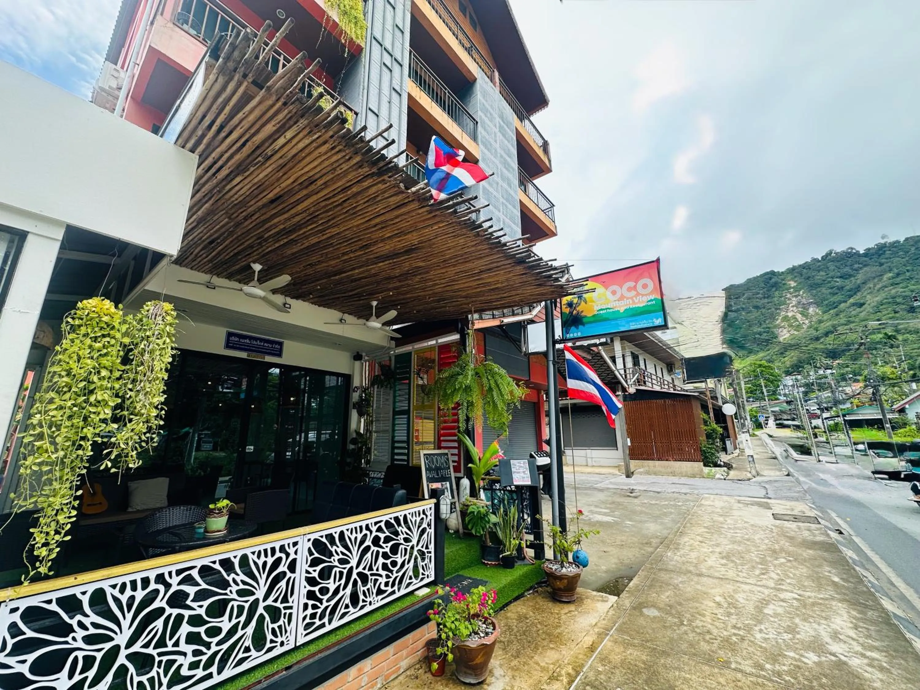 Facade/entrance in Coco Mountain View Guest House Hotel