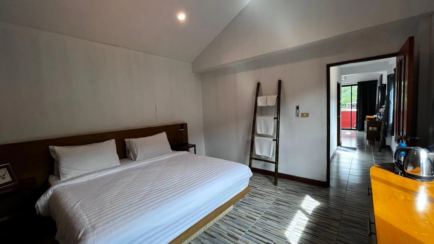 Bed in Coco Mountain View Guest House Hotel