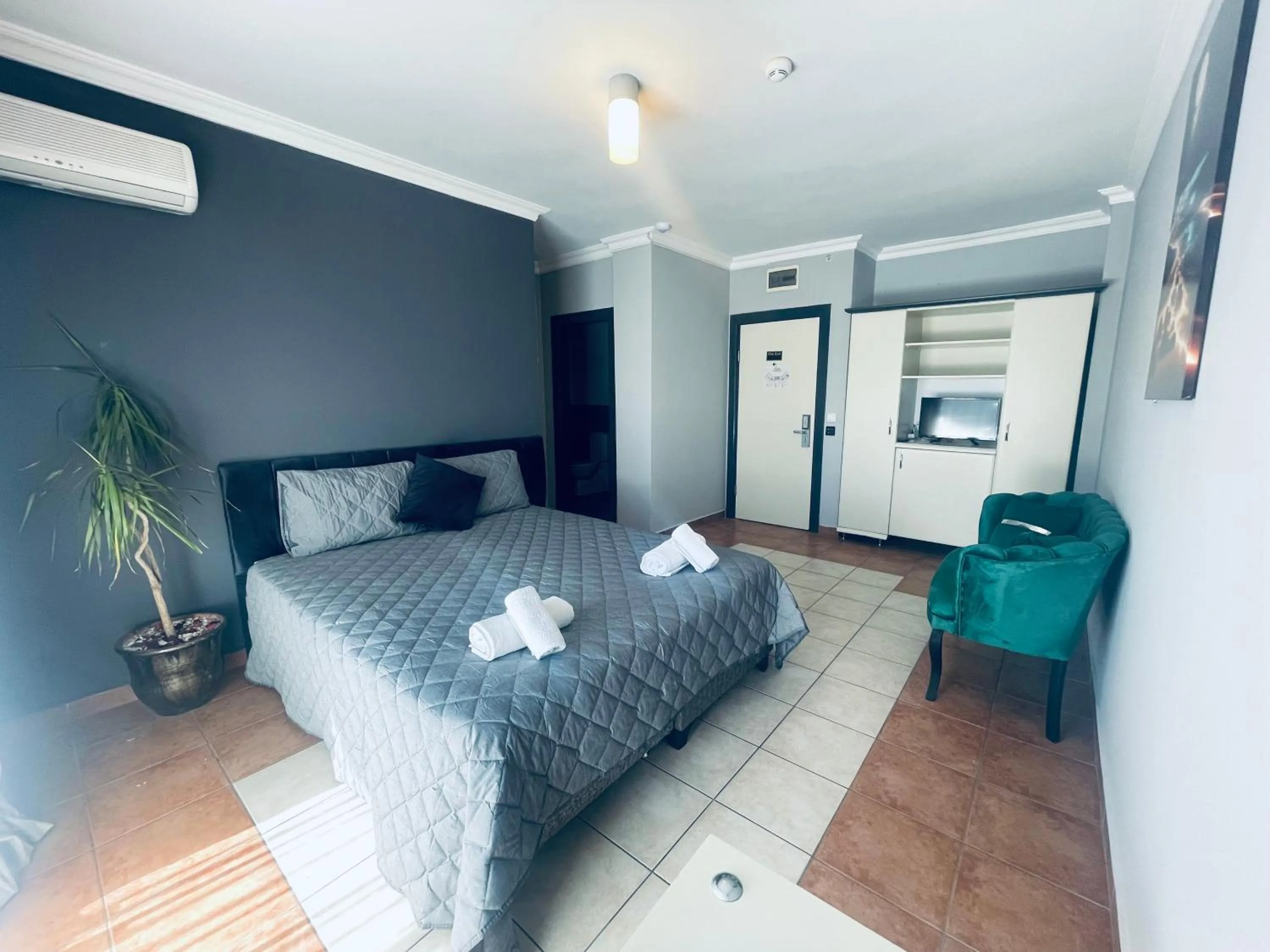 Bed in Grand Alisa Hotel (Ex. Royalisa Hotel)