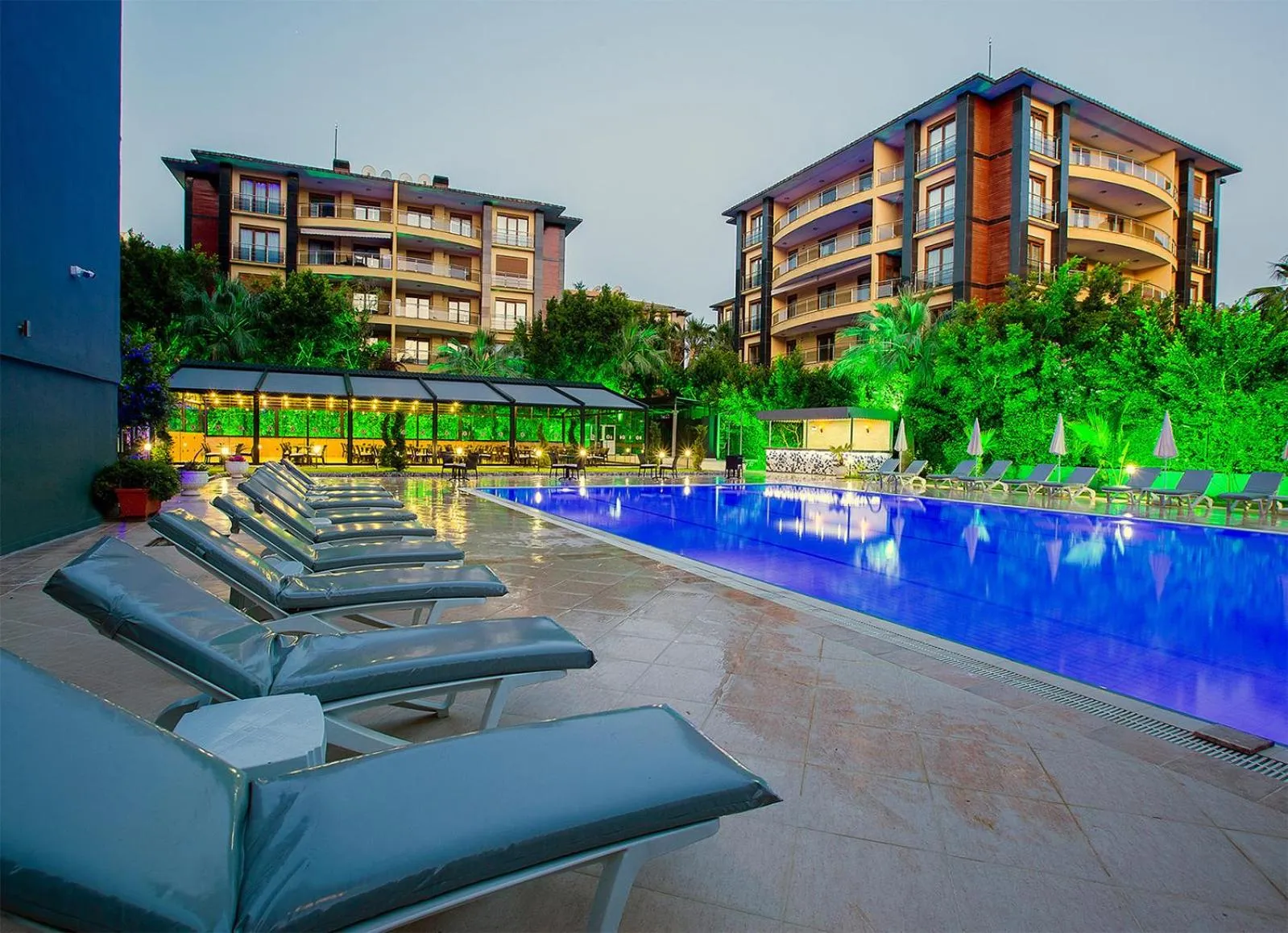 Swimming pool in Grand Alisa Hotel (Ex. Royalisa Hotel)