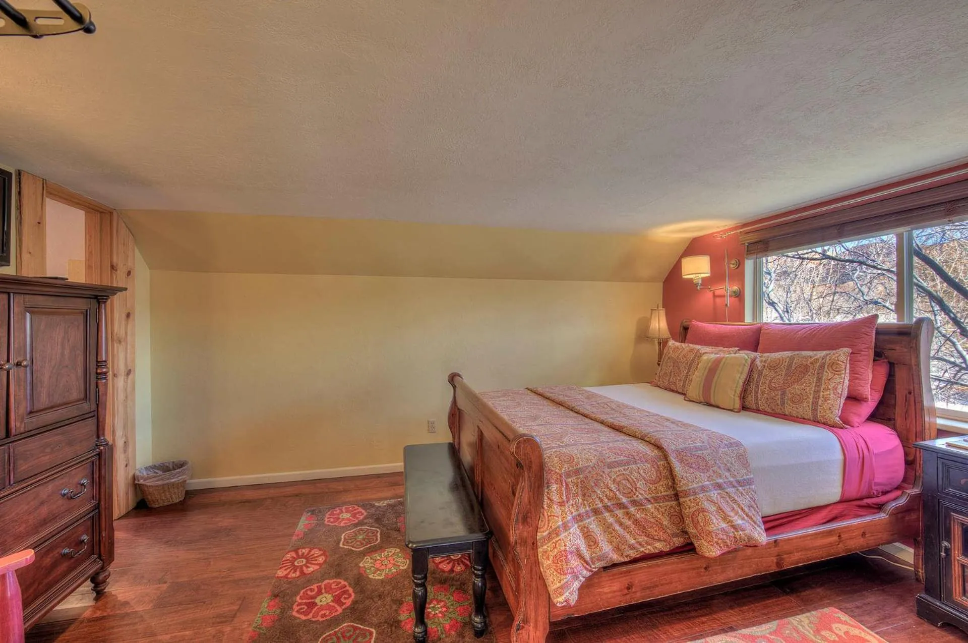 Bed in Cali Cochitta Vacation Rentals