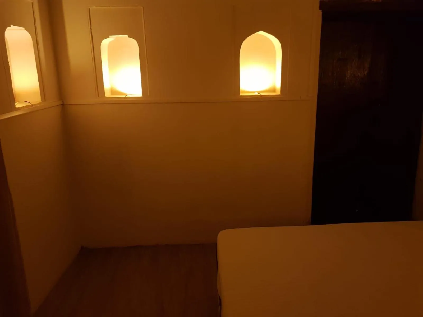 Bed in Chhoti Kothi - A Heritage Homestay by the Ganges