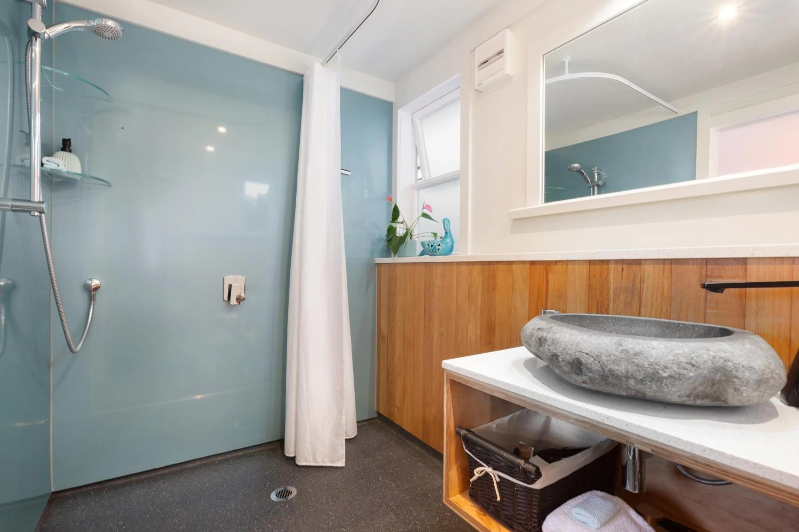 Bathroom in Top Floor Bed and Breakfast