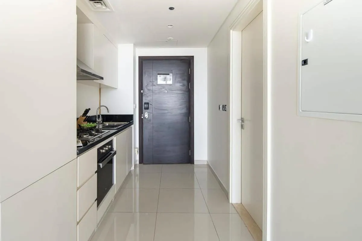 Frank Porter - Avanti Tower