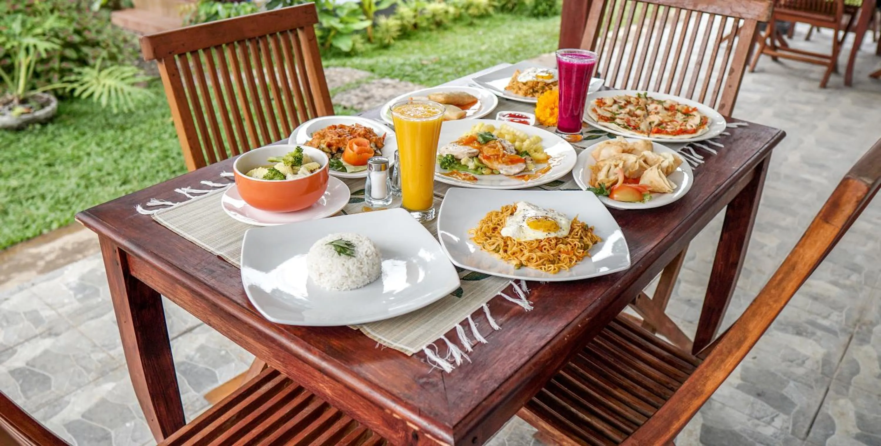 Restaurant/places to eat in Nyamane Ubud Green View Villas by EPS