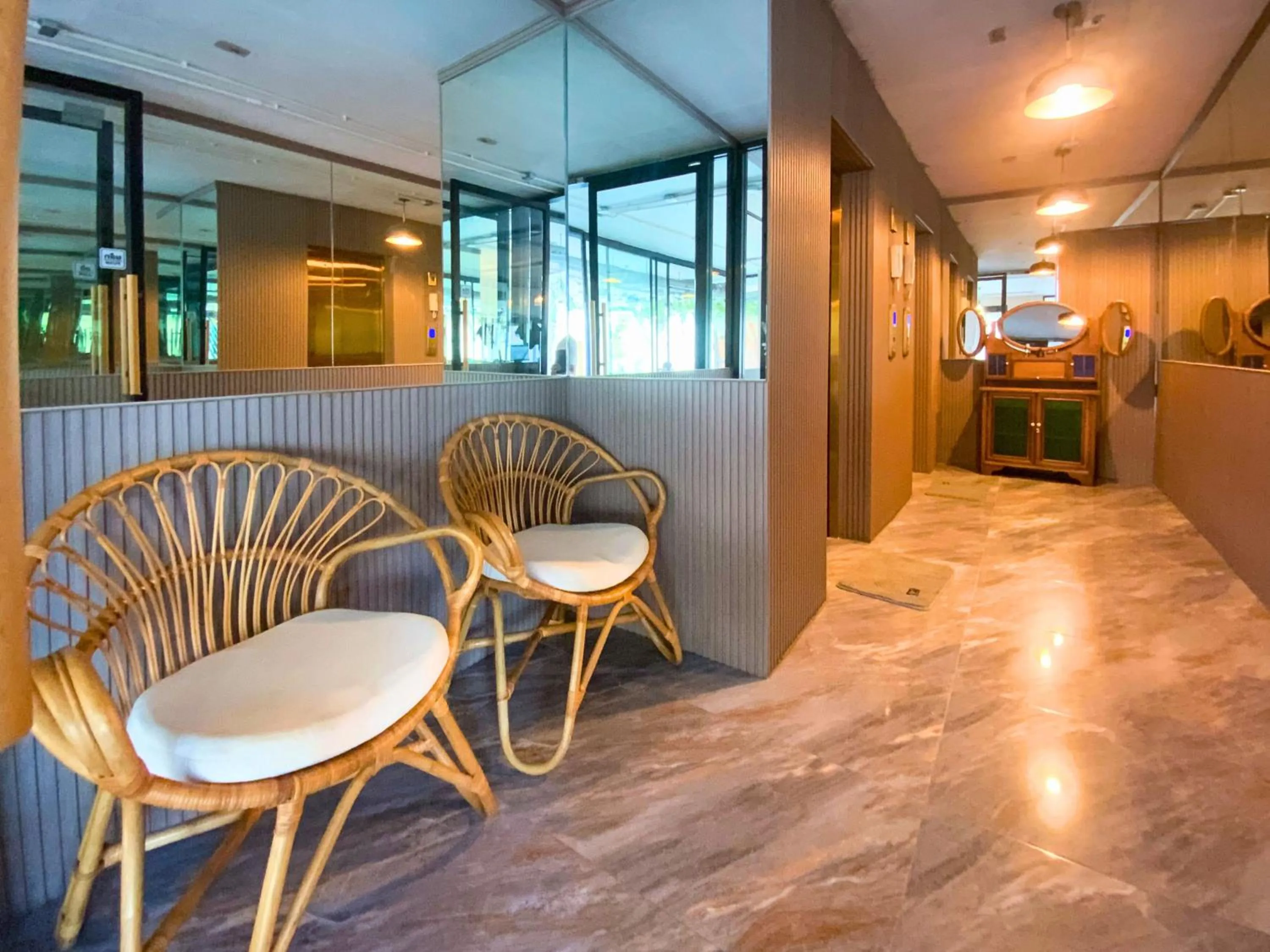Seating area in Goldsmith Bangkok Residence