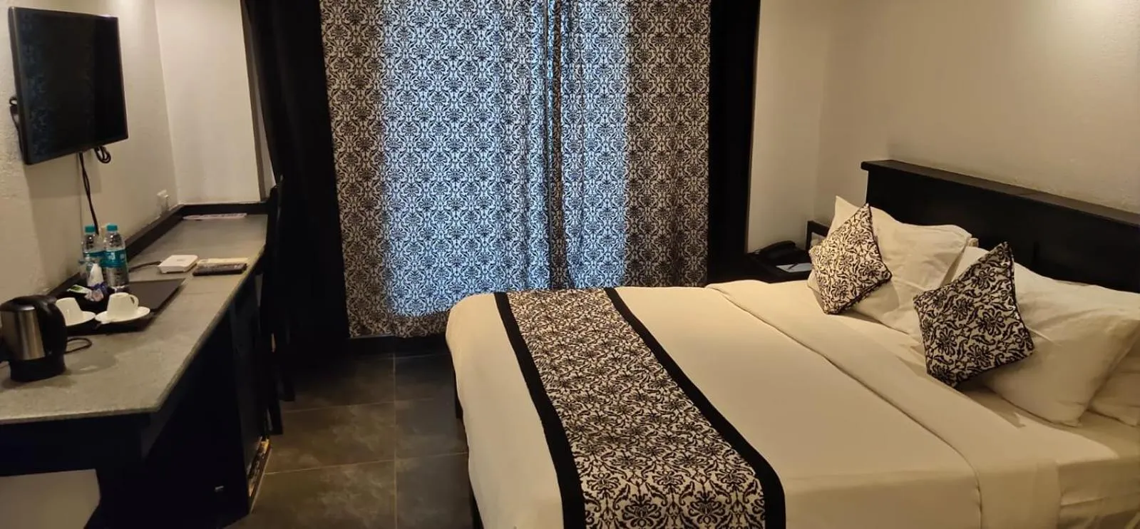 Bedroom, Bed in Liwa - The Transit Hotel, Bengaluru