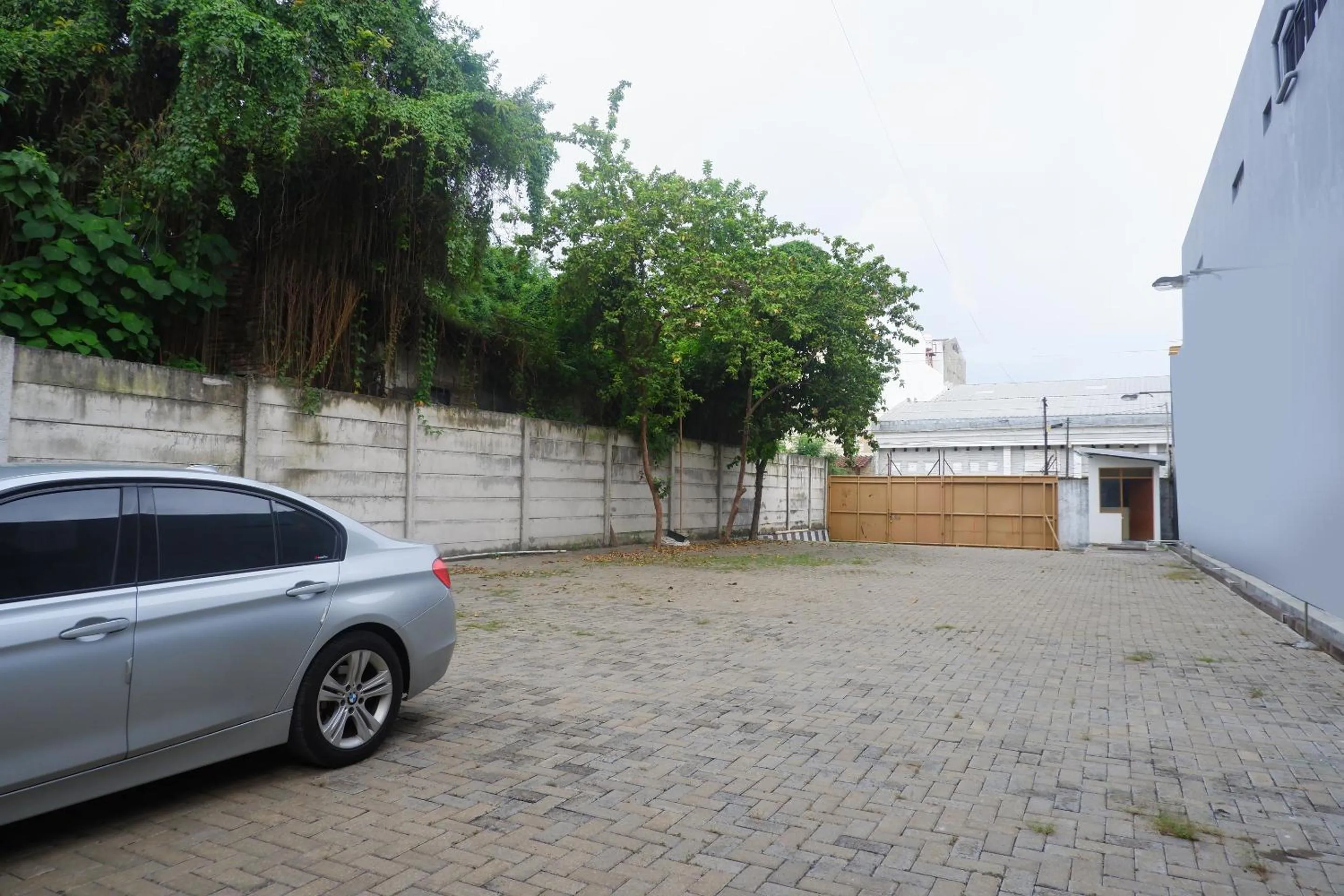 Facade/entrance in Hotel Pelangi Indah