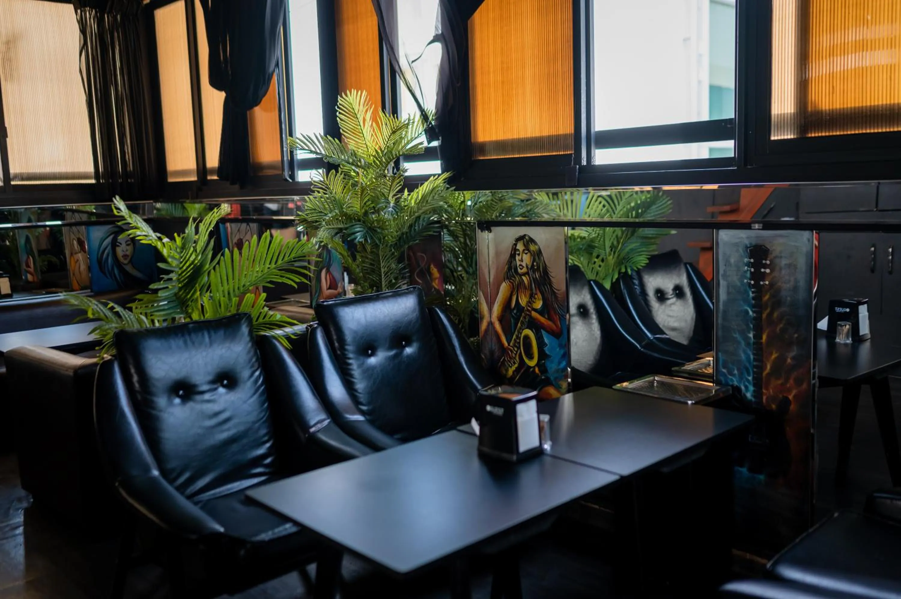 Restaurant/places to eat in ZAN Lodge