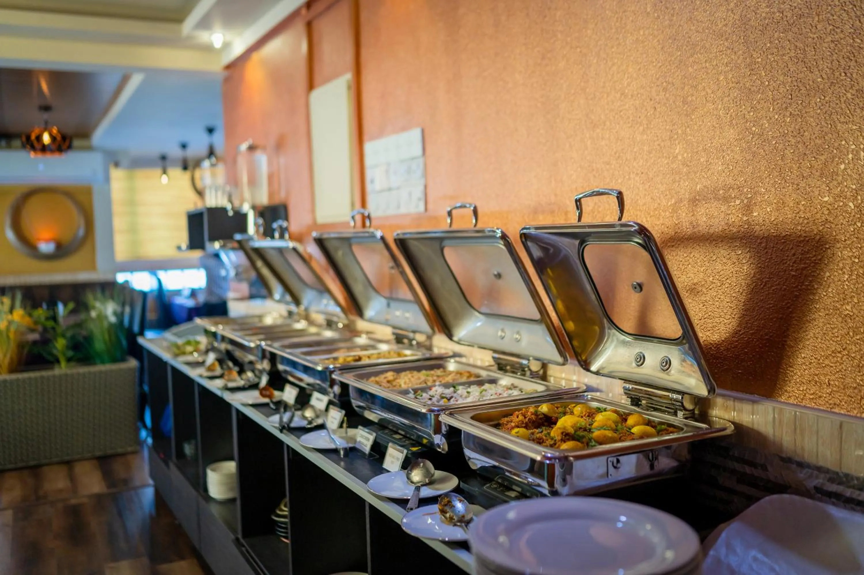 Restaurant/places to eat in ZAN Lodge