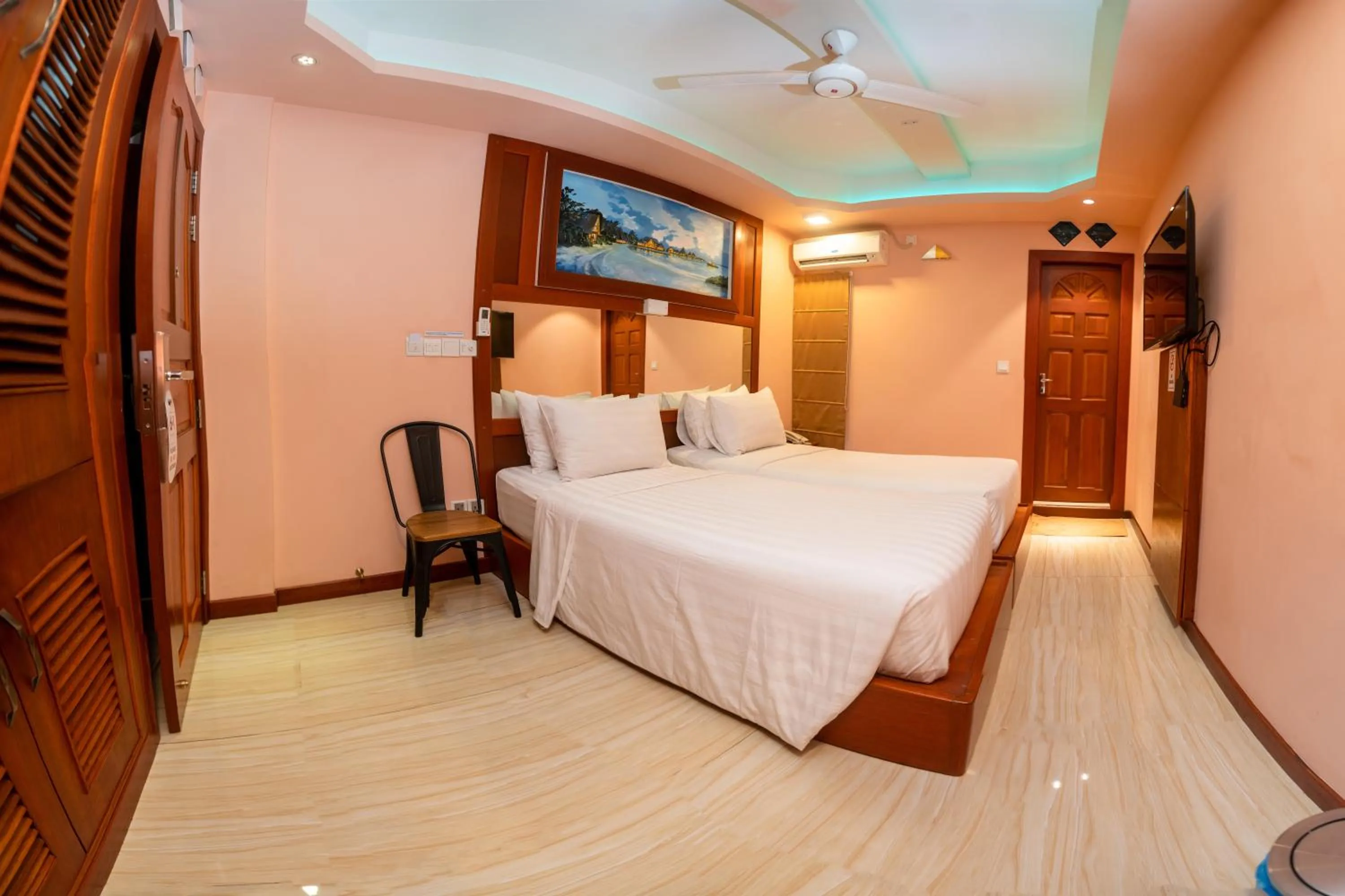 Photo of the whole room, Bed in ZAN Lodge