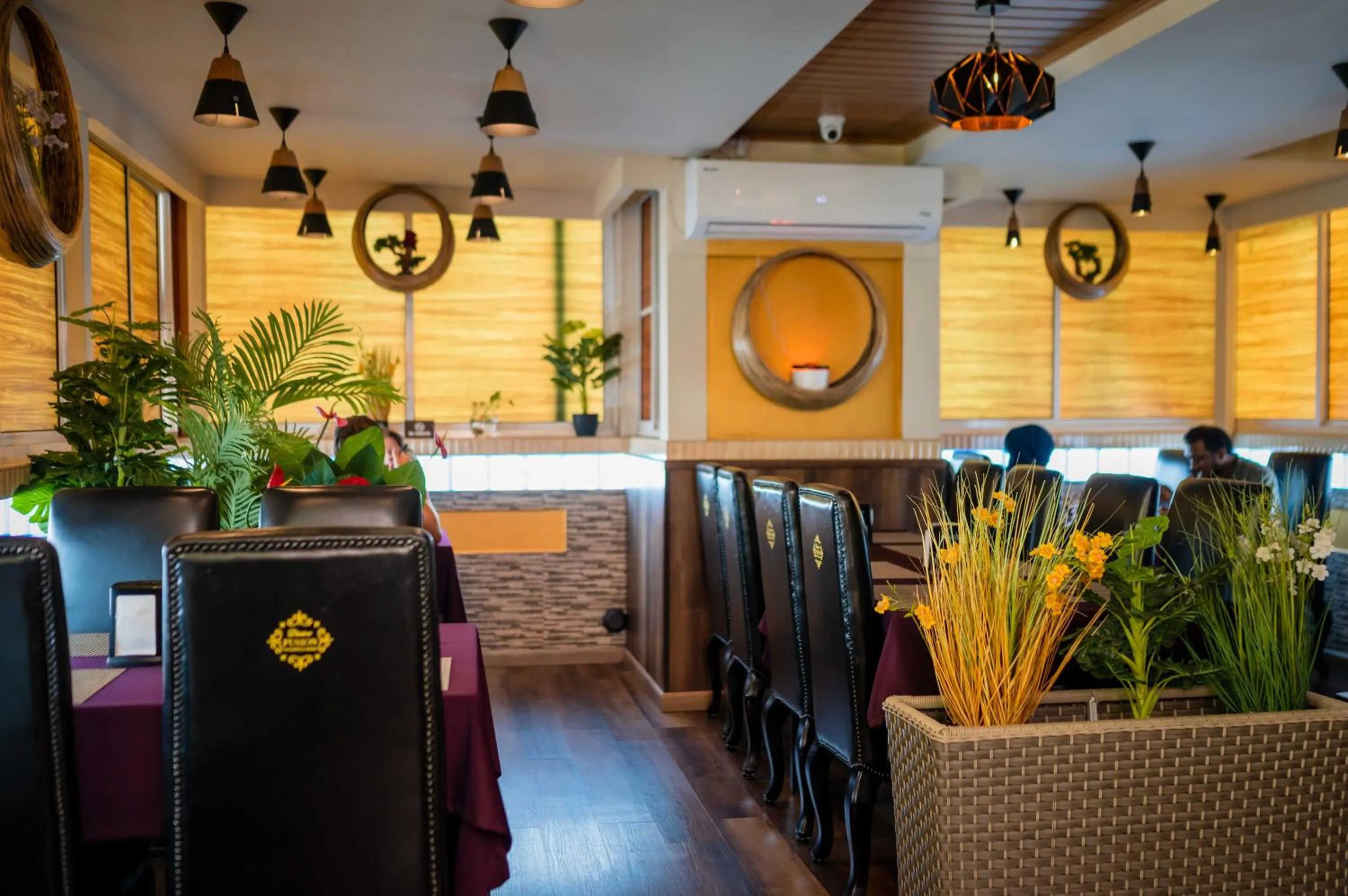 Restaurant/places to eat in ZAN Lodge