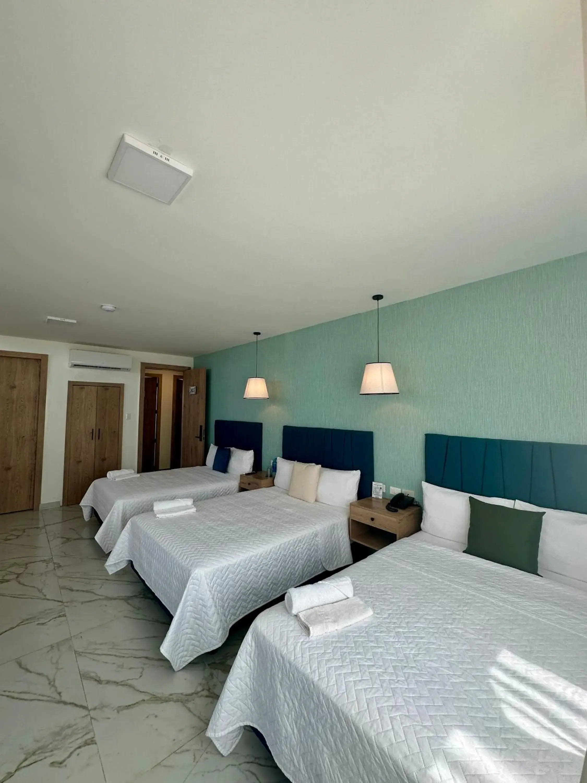 Comfort Triple Room in Hotel Presidente Beach Playas Comfort Triple Room in Hotel Presidente Beach Playas