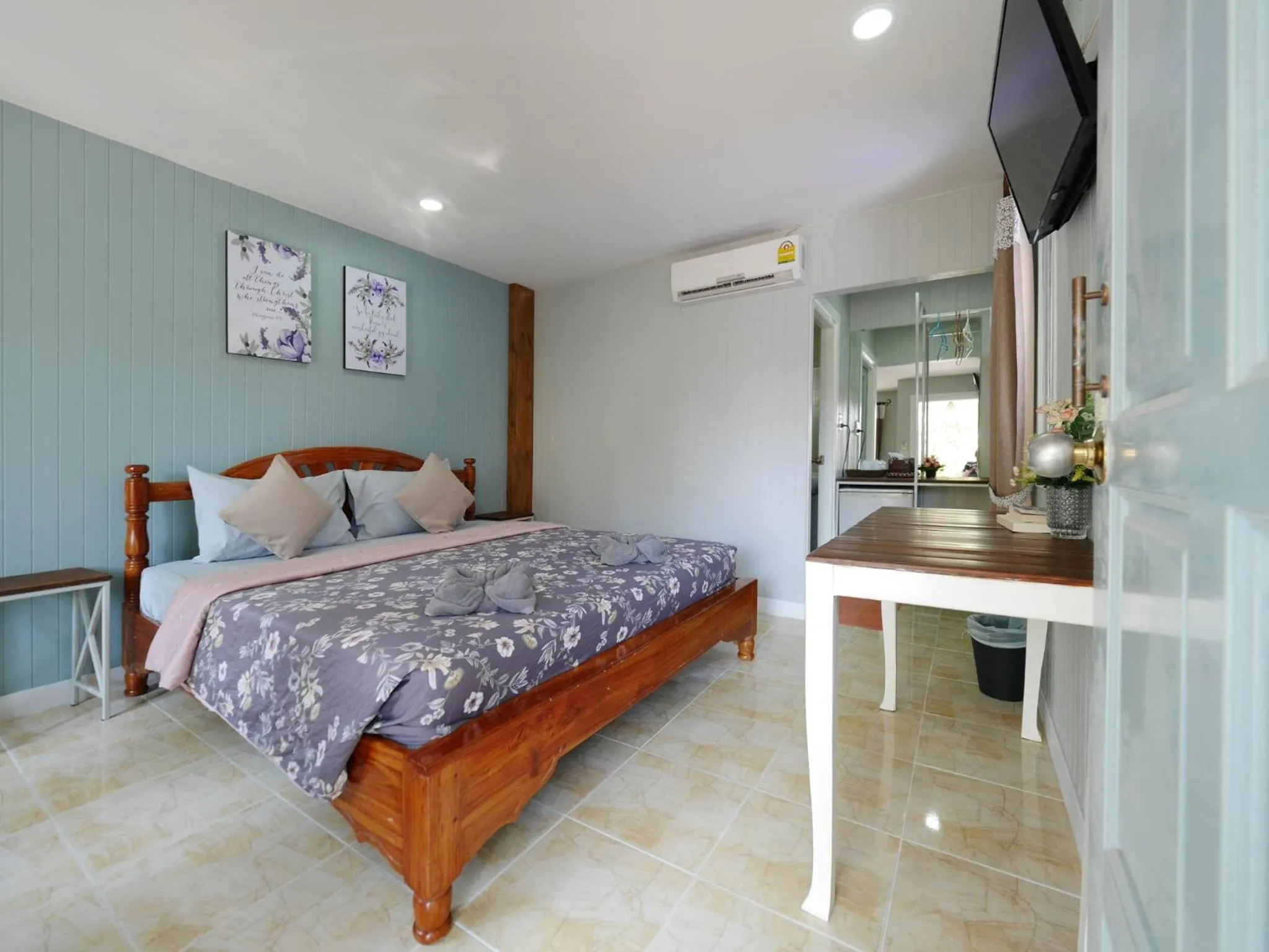 Bed in Barbados Terrace