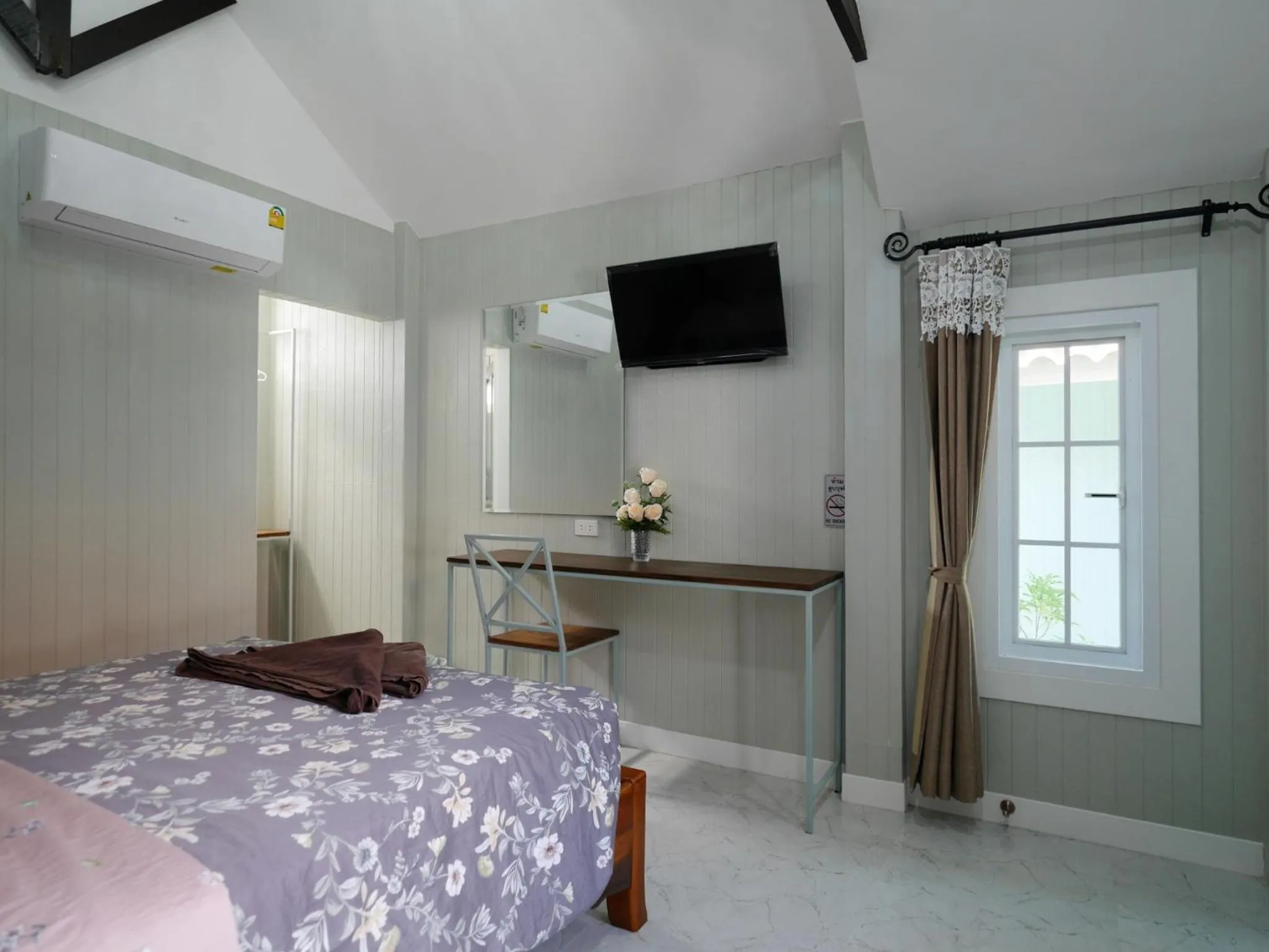 Bed in Barbados Terrace