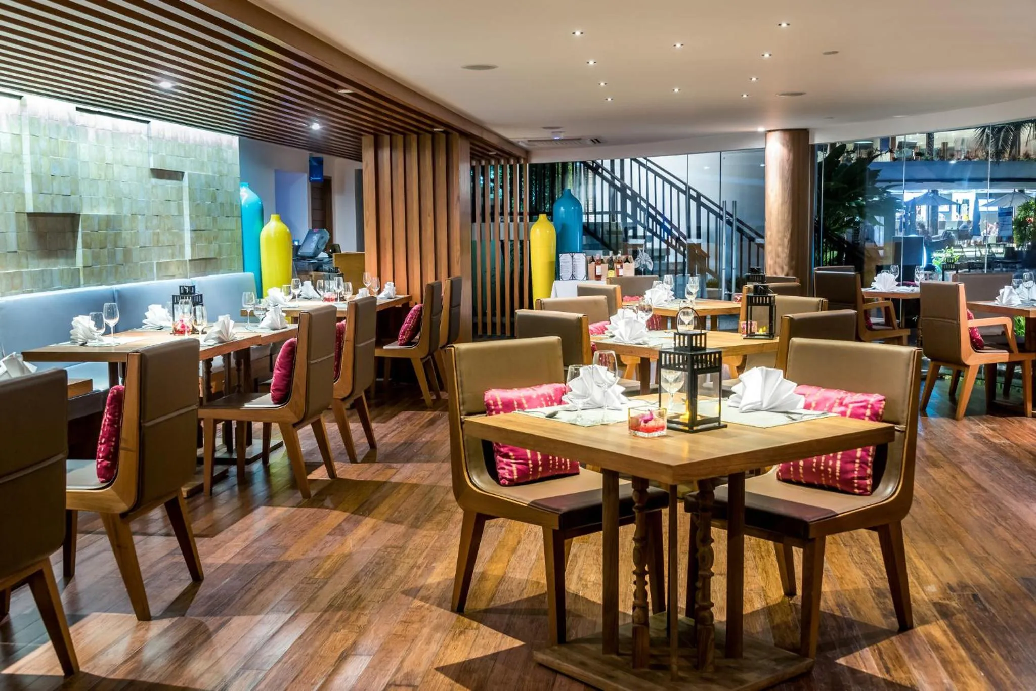 Restaurant/places to eat in Holiday Inn Resort Phuket Karon Beach by IHG