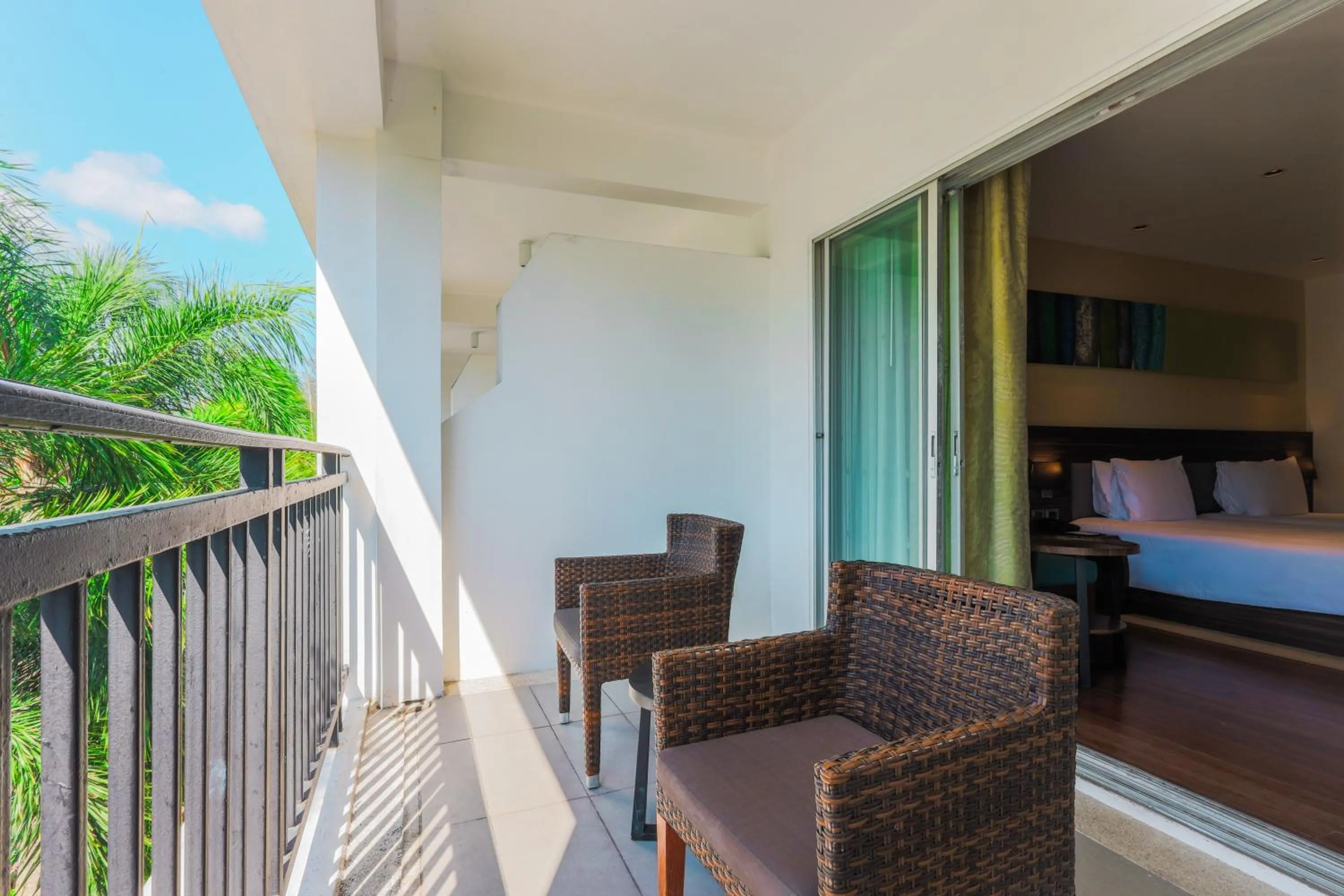 Balcony/Terrace in Holiday Inn Resort Phuket Karon Beach by IHG