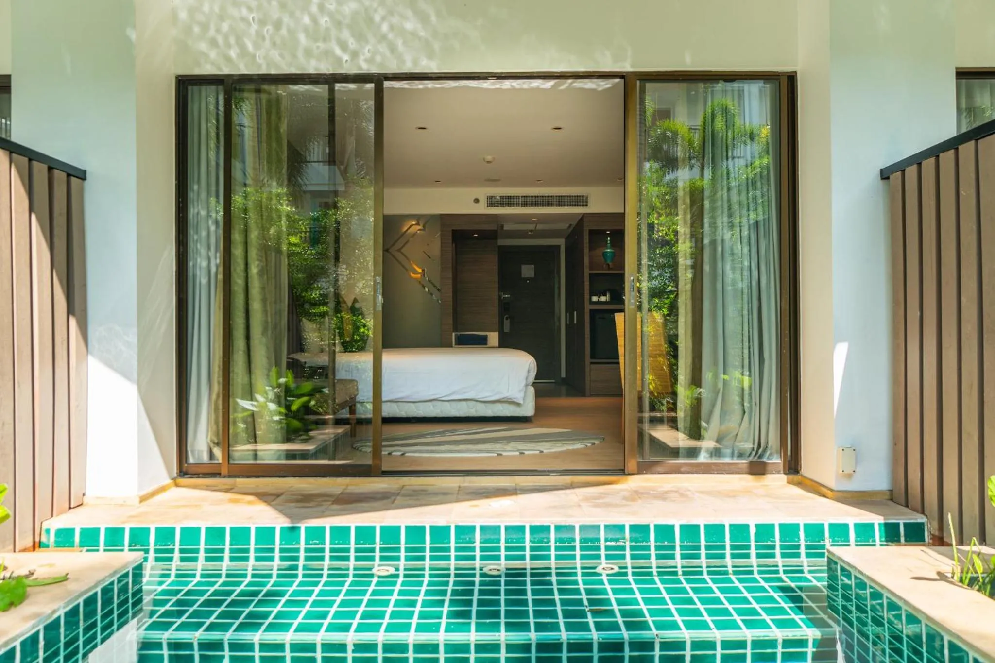 Photo of the whole room in Holiday Inn Resort Phuket Karon Beach by IHG