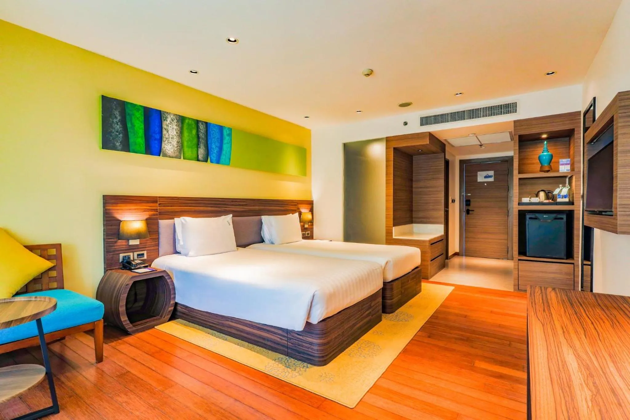 Photo of the whole room, Bed in Holiday Inn Resort Phuket Karon Beach by IHG