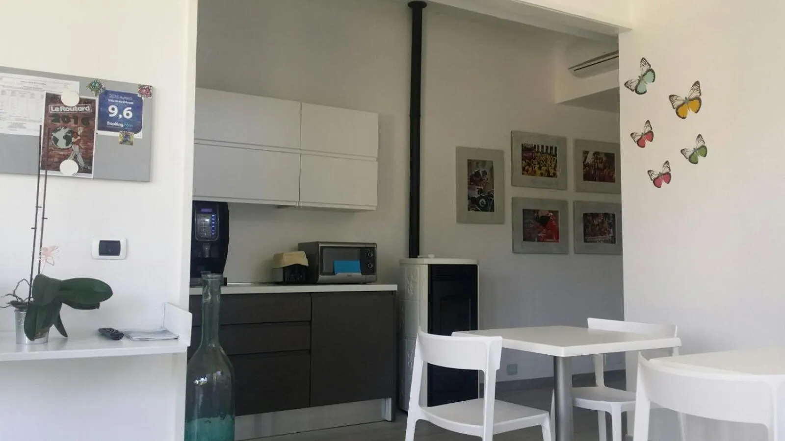 Communal kitchen in Villa Silvia Olivetti