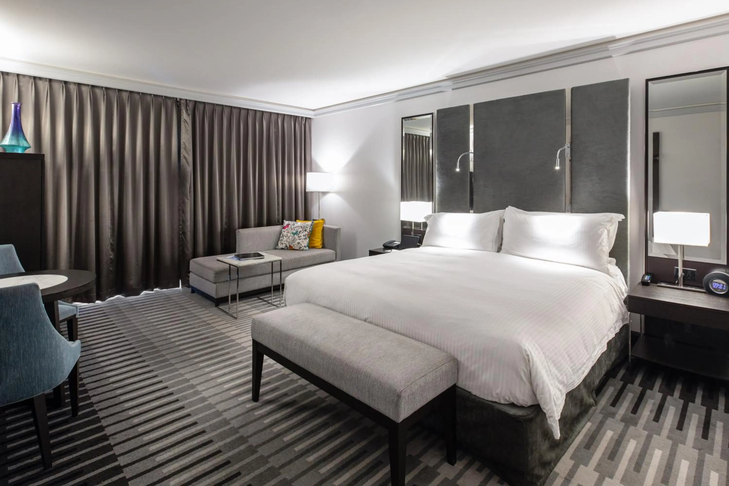 Photo of the whole room, Bed in InterContinental Sydney Double Bay by IHG