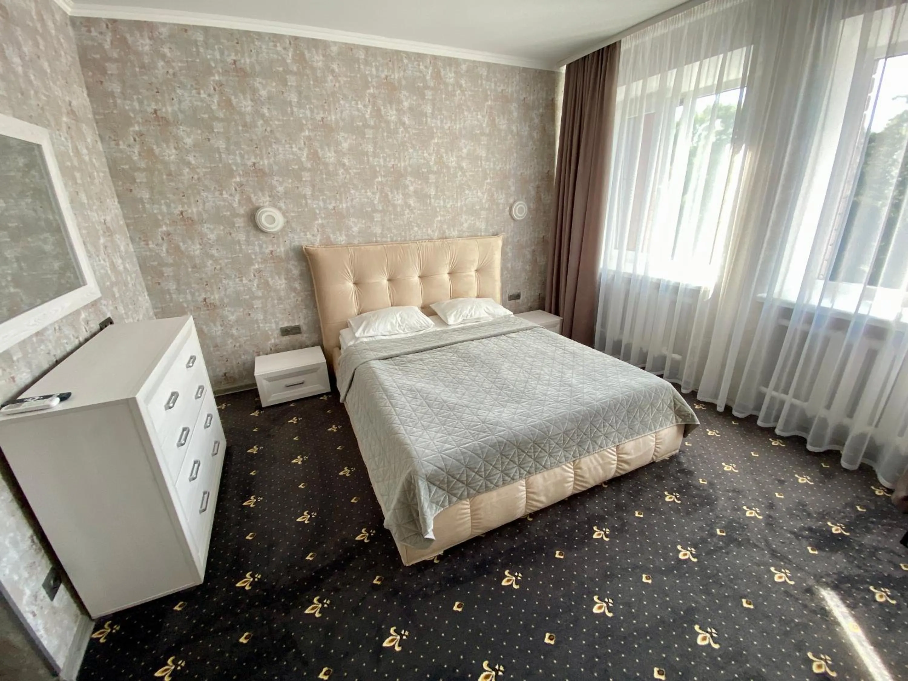 Bed in Hotel Prydesnyansky