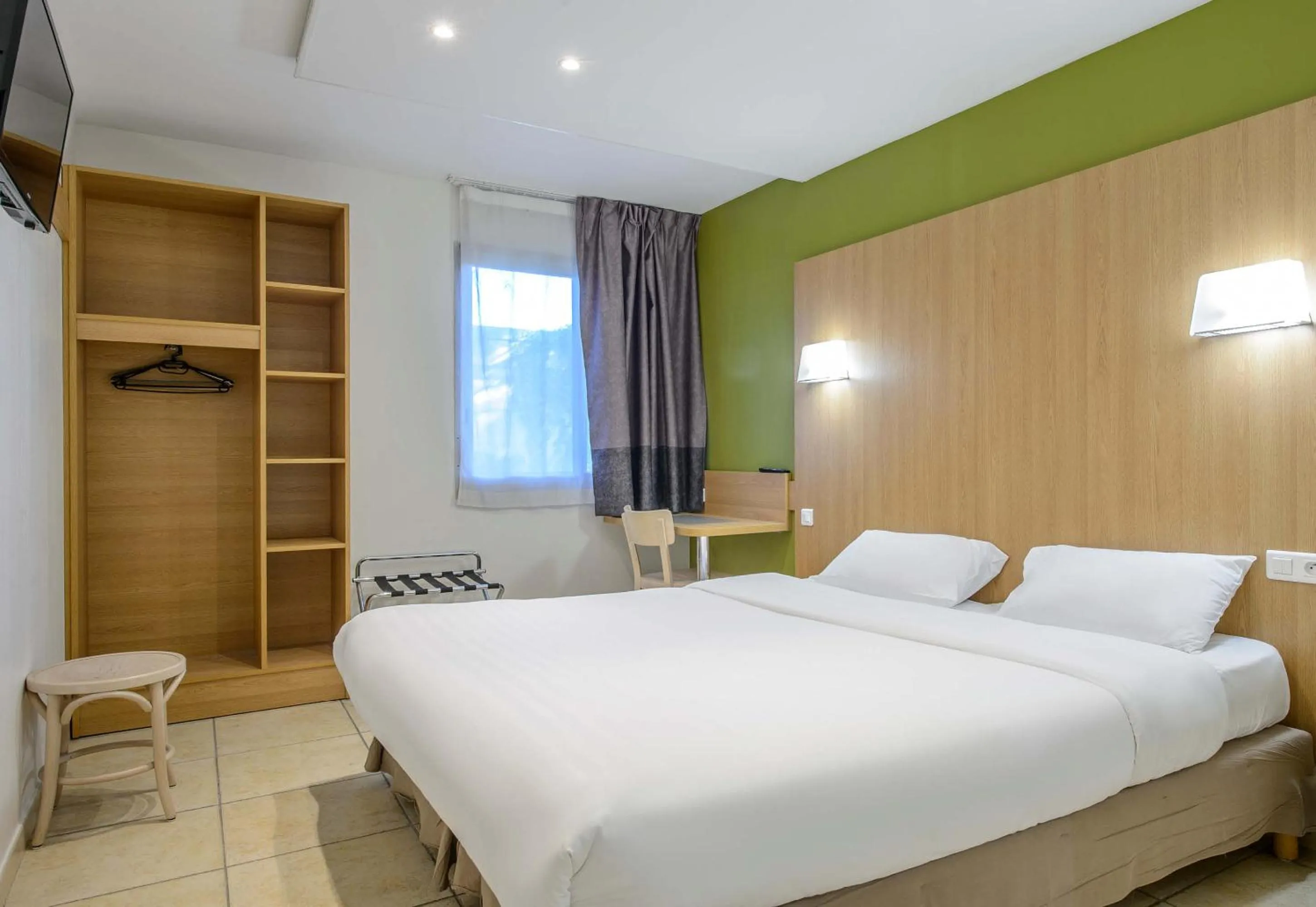 Bedroom, Bed in B&B HOTEL Nîmes Ville Active, parking sécurisé gratuit