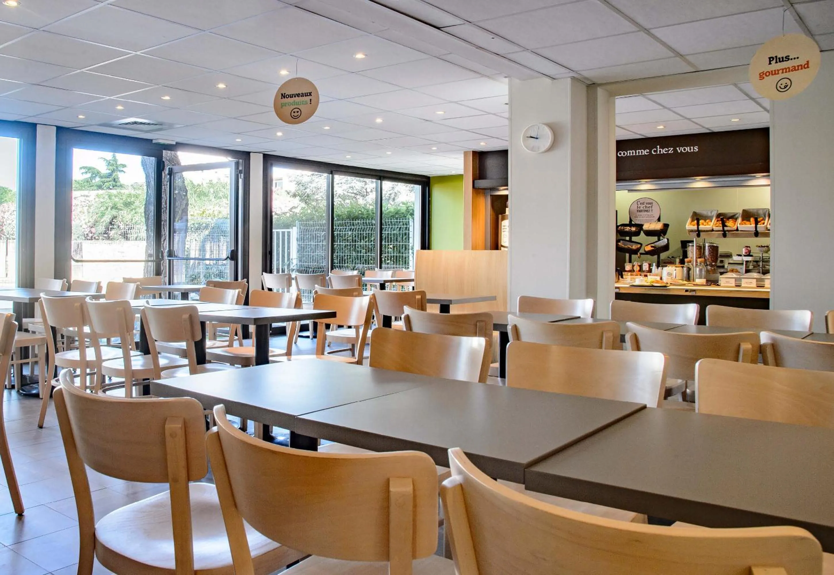 Restaurant/places to eat in B&B HOTEL Nîmes Ville Active, parking sécurisé gratuit