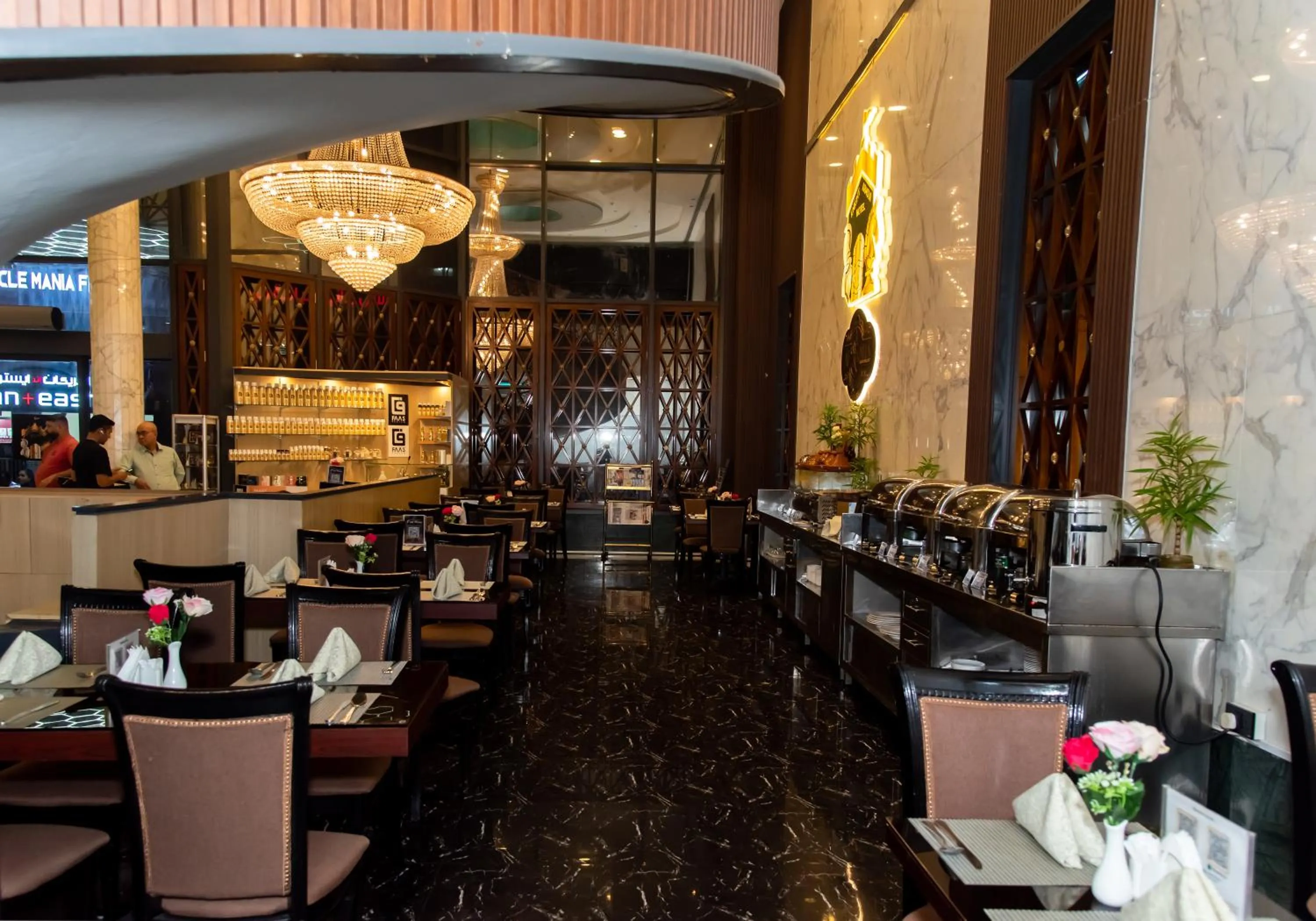 Restaurant/places to eat in Knight Armour Hotel