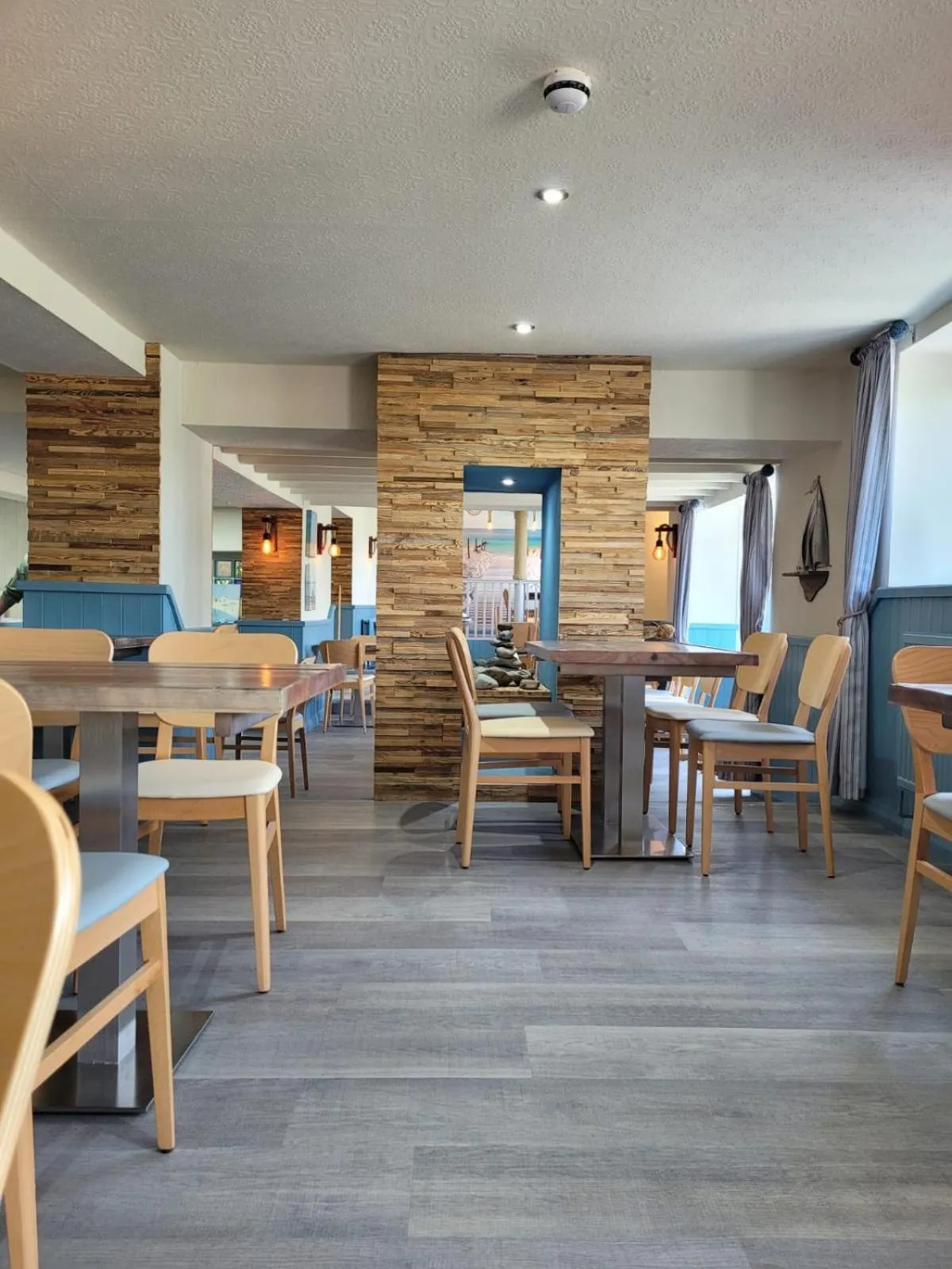 Restaurant/places to eat in South Sands Hotel