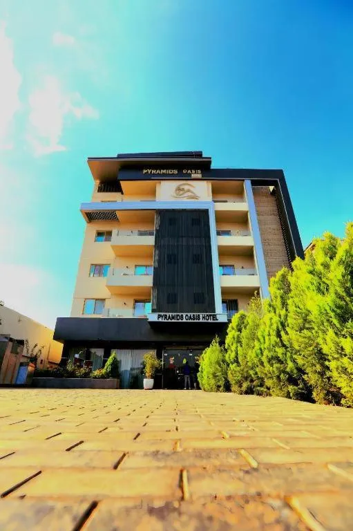 PYramiDs OaSiS ViEW HoTeL